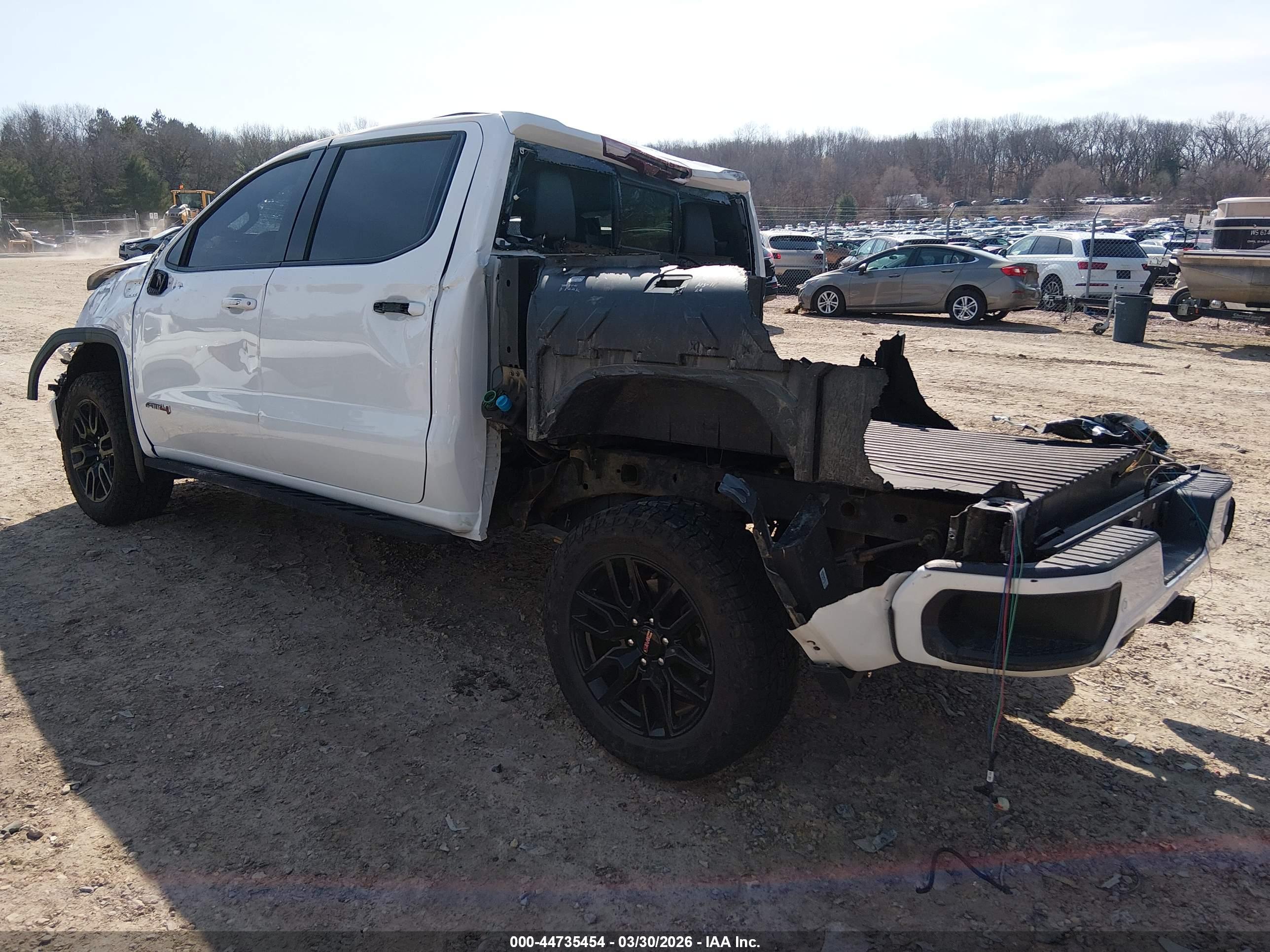 GMC SIERRA image 3
