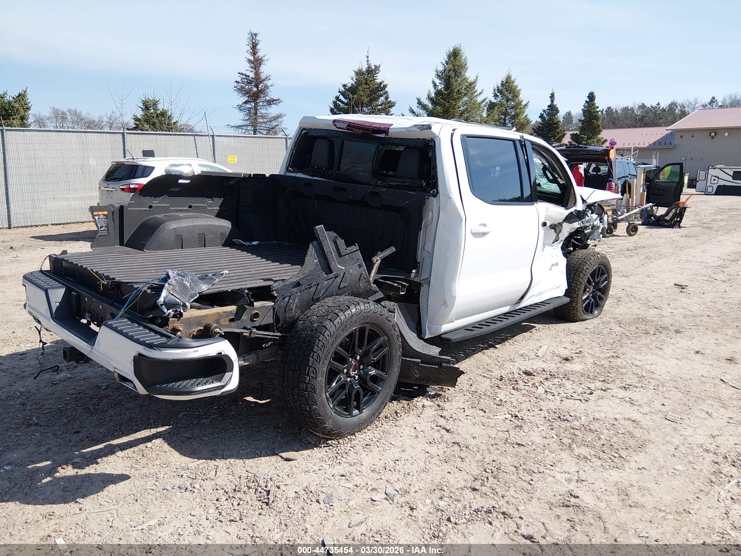 GMC SIERRA image 4