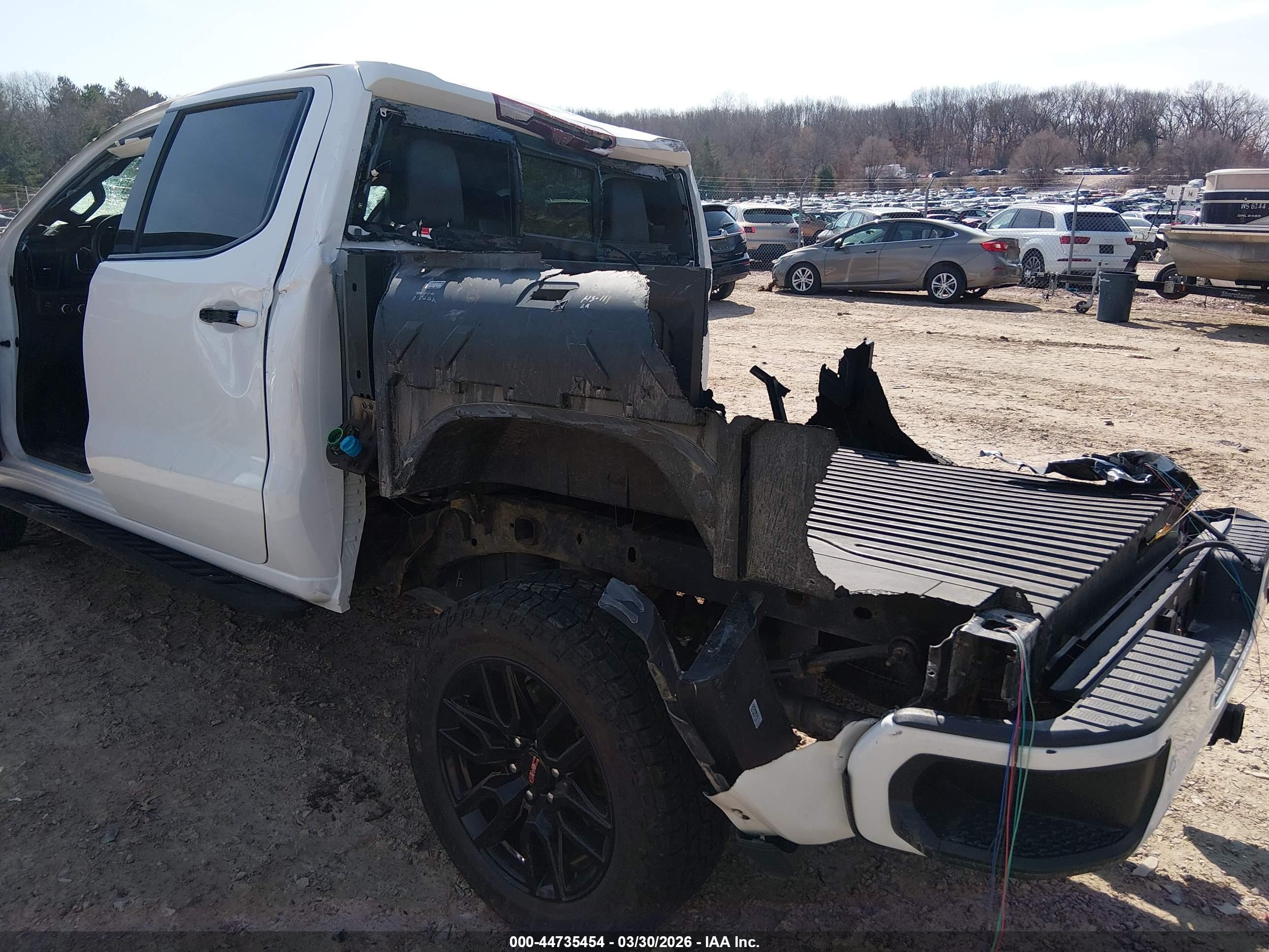 GMC SIERRA image 6