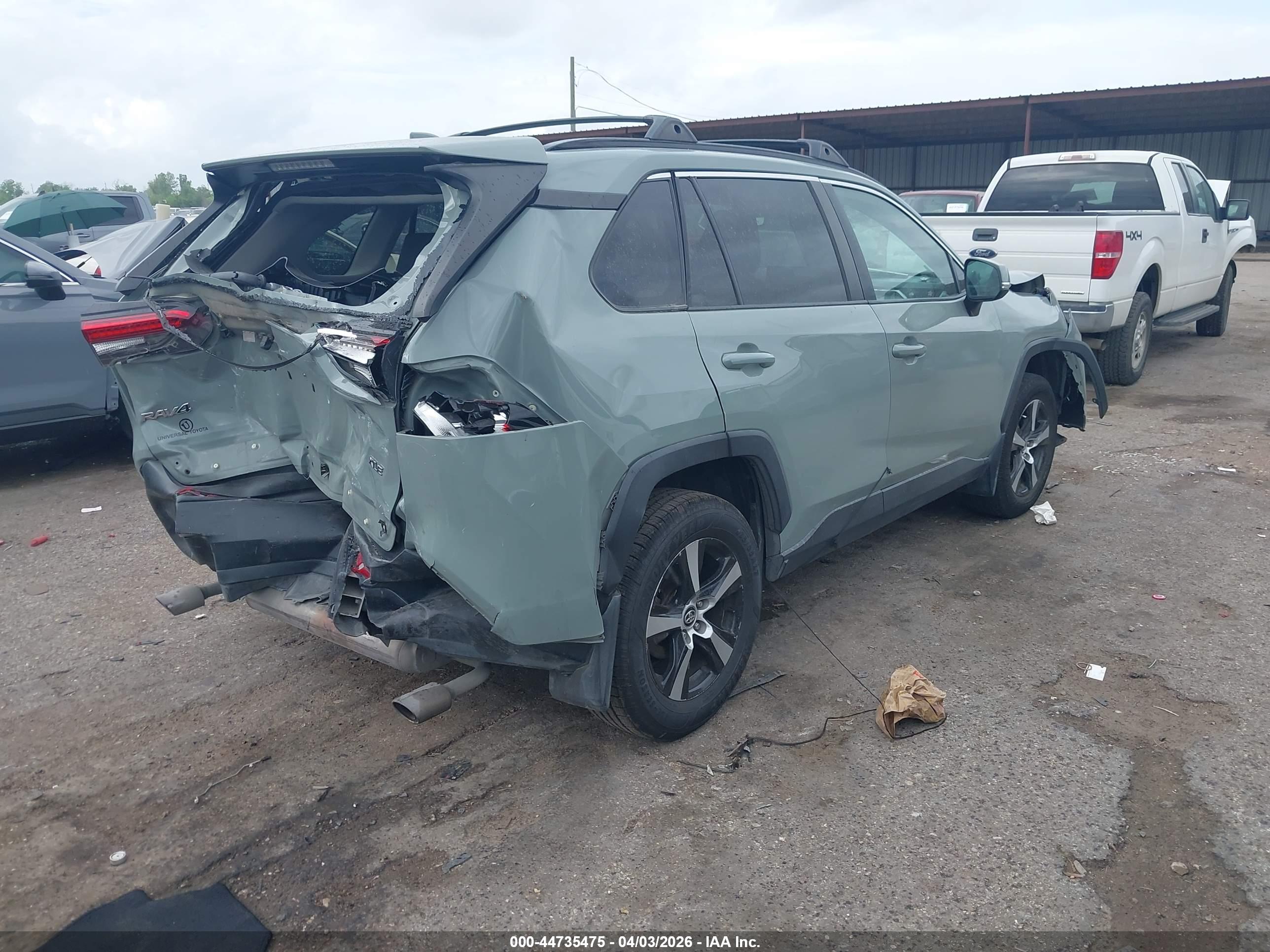 TOYOTA RAV4 image 4