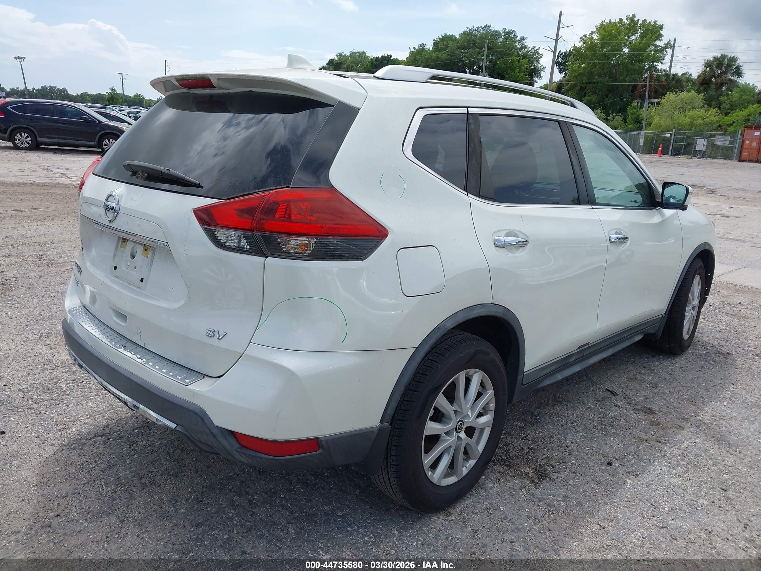 NISSAN ROGUE image 4