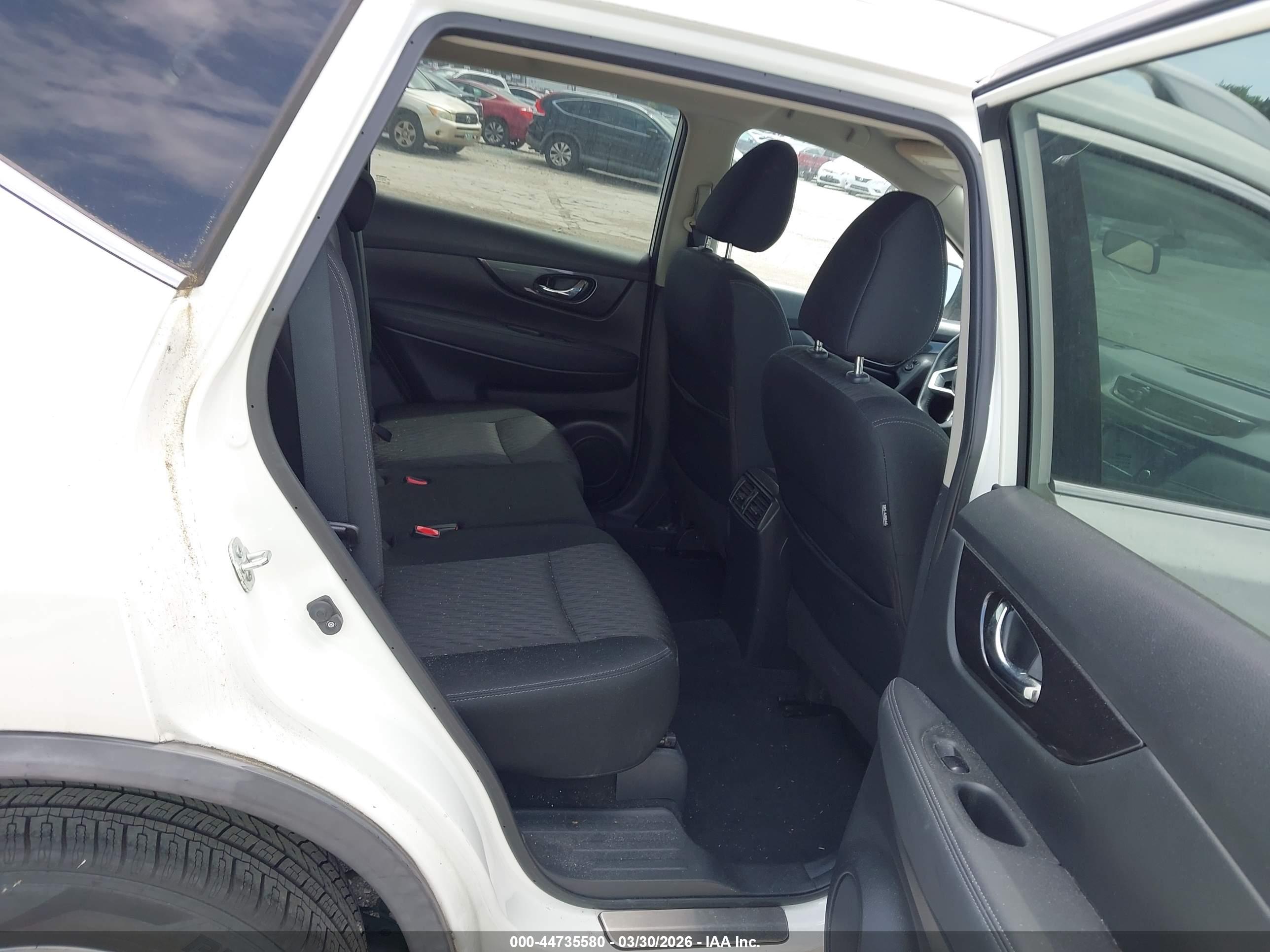 NISSAN ROGUE image 8