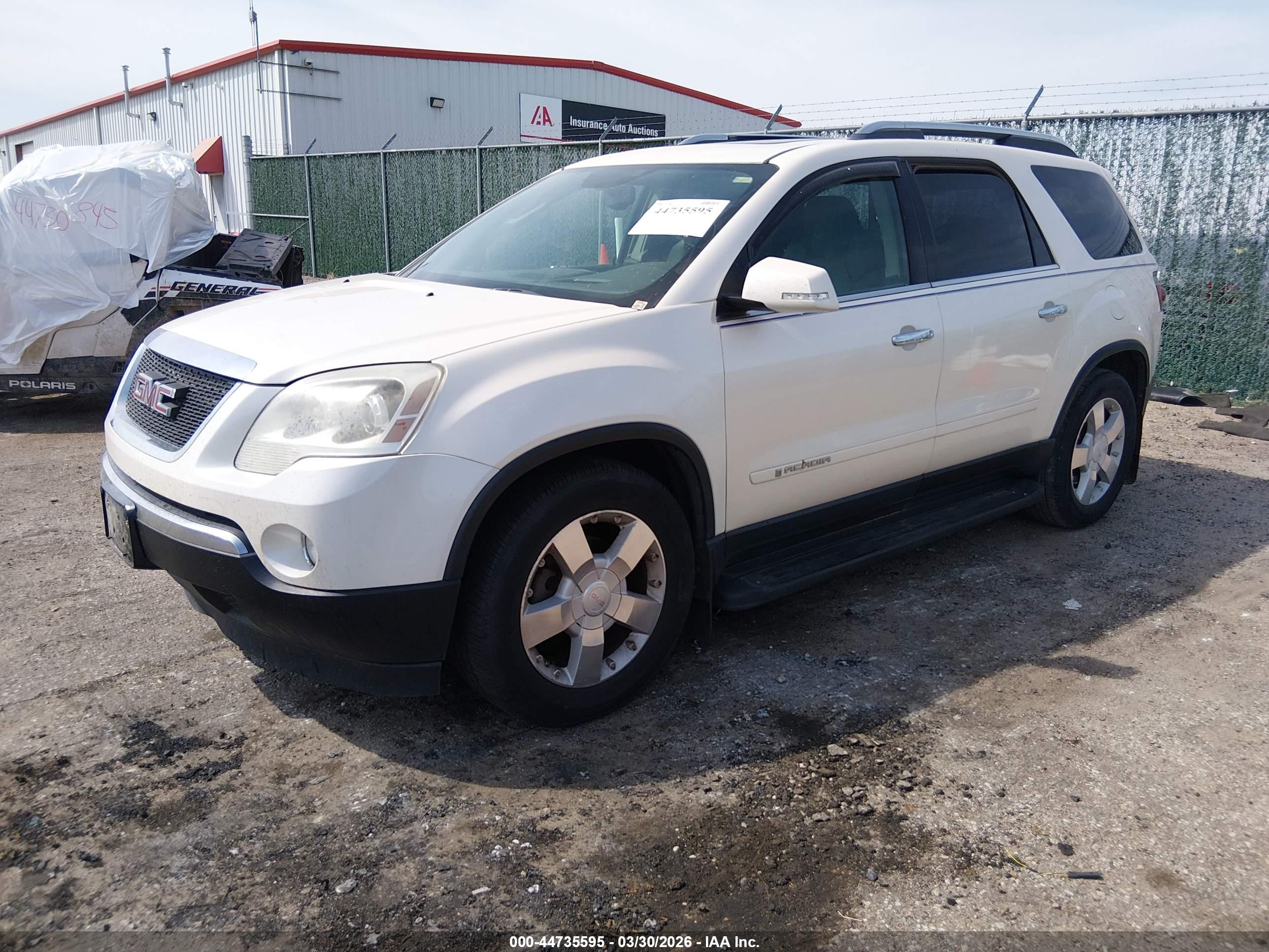 GMC ACADIA image 2