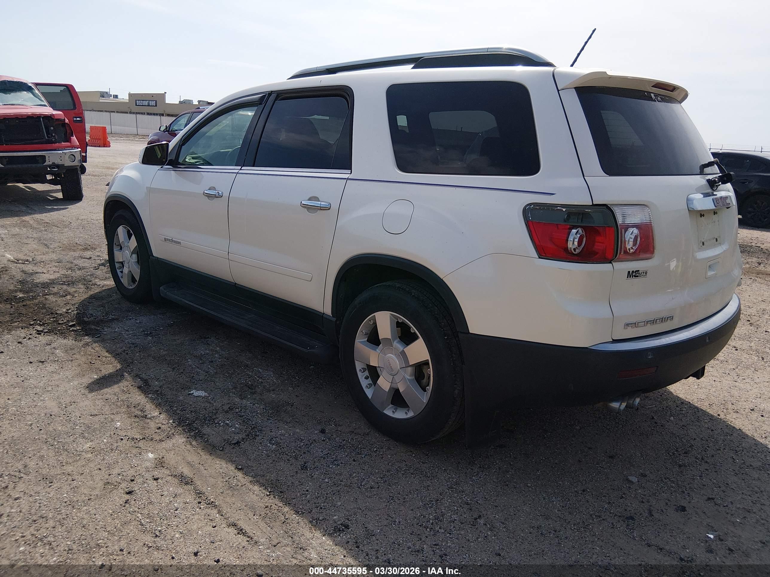 GMC ACADIA image 3
