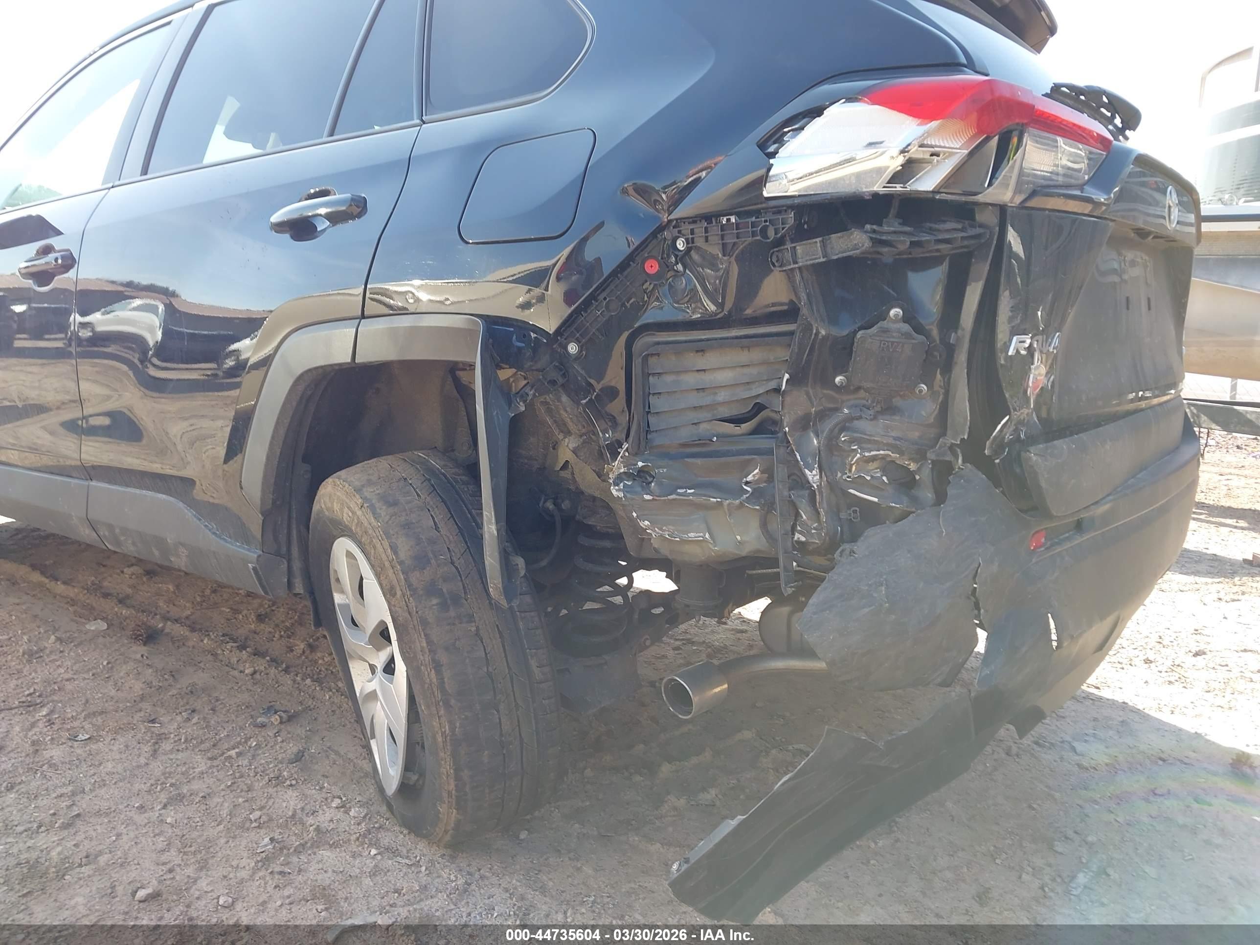 TOYOTA RAV4 image 6