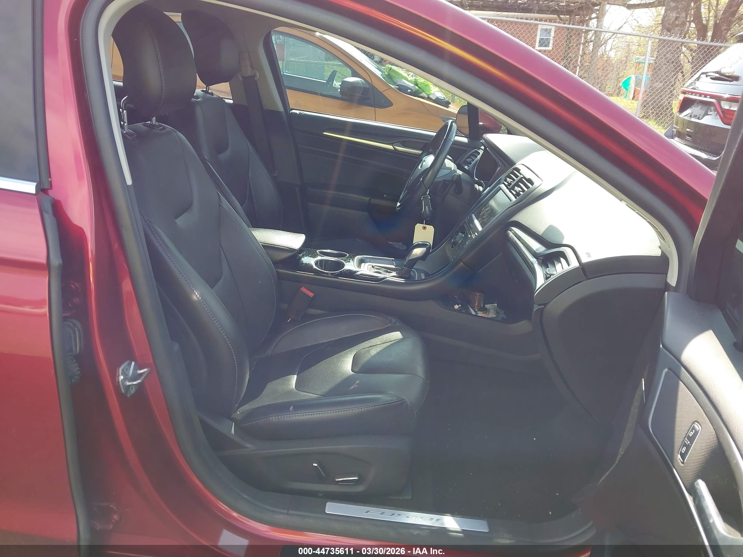 FORD FUSION image 5