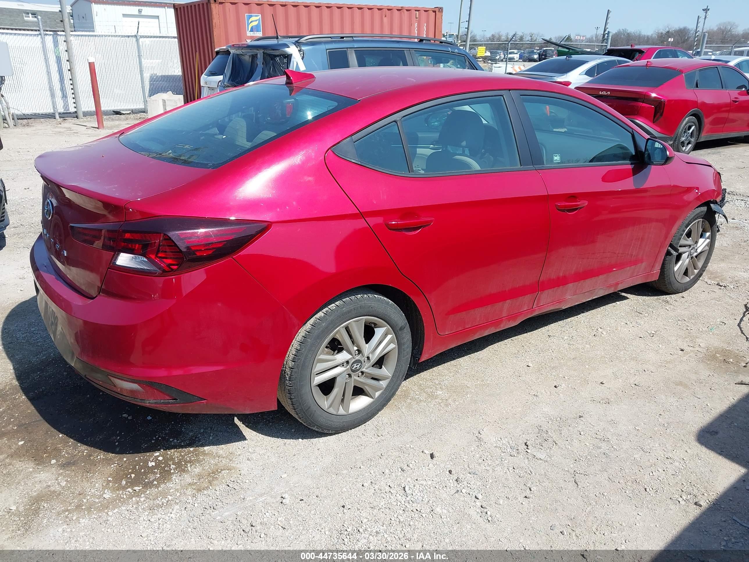 HYUNDAI ELANTRA image 4