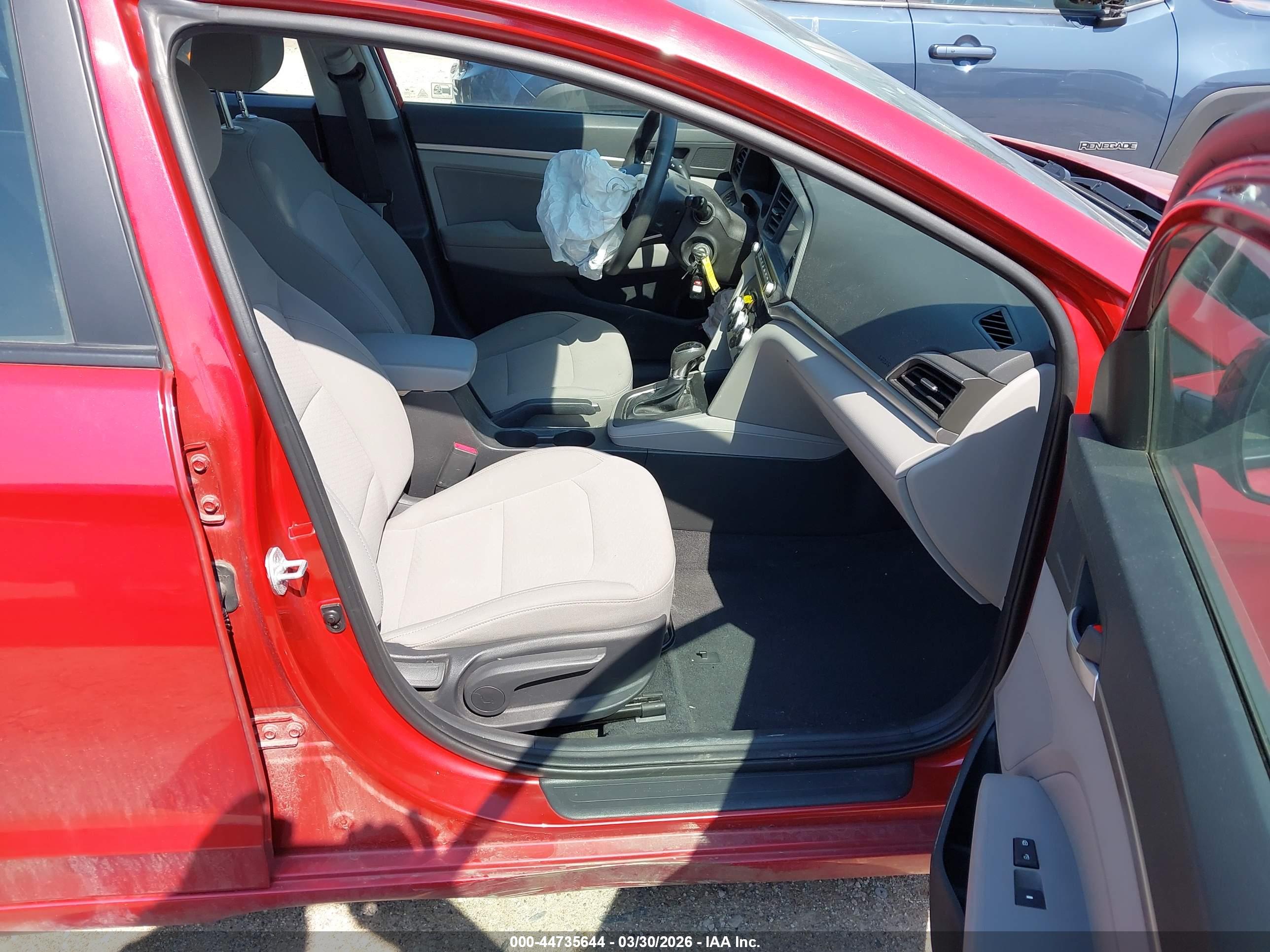 HYUNDAI ELANTRA image 5