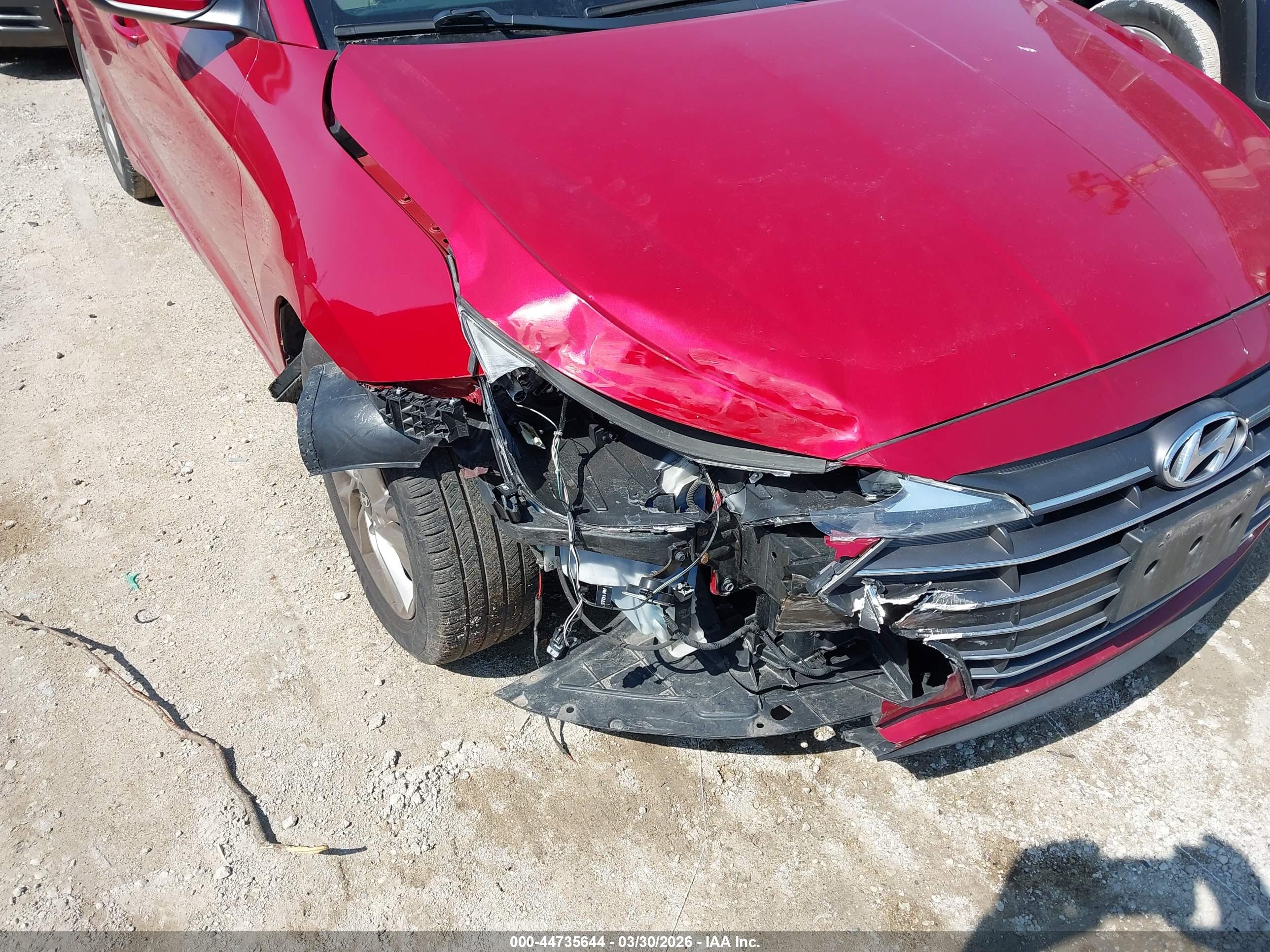 HYUNDAI ELANTRA image 6