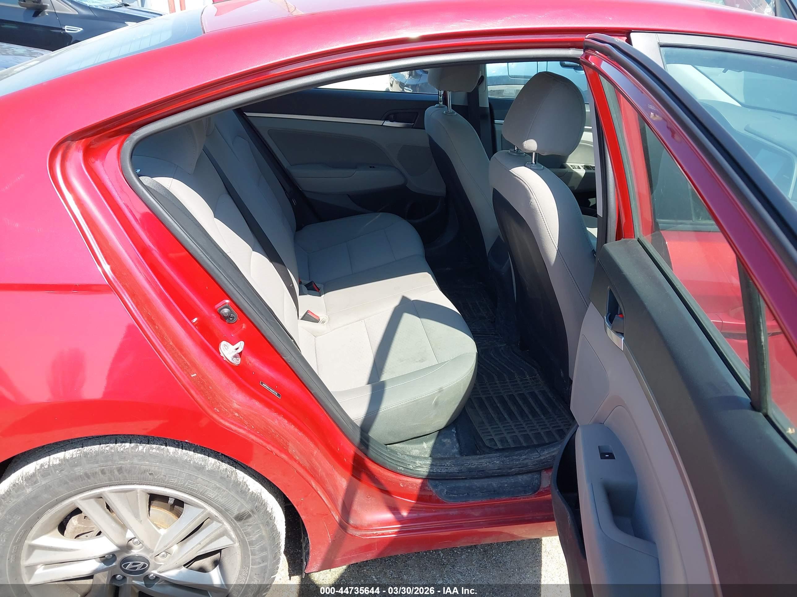 HYUNDAI ELANTRA image 8