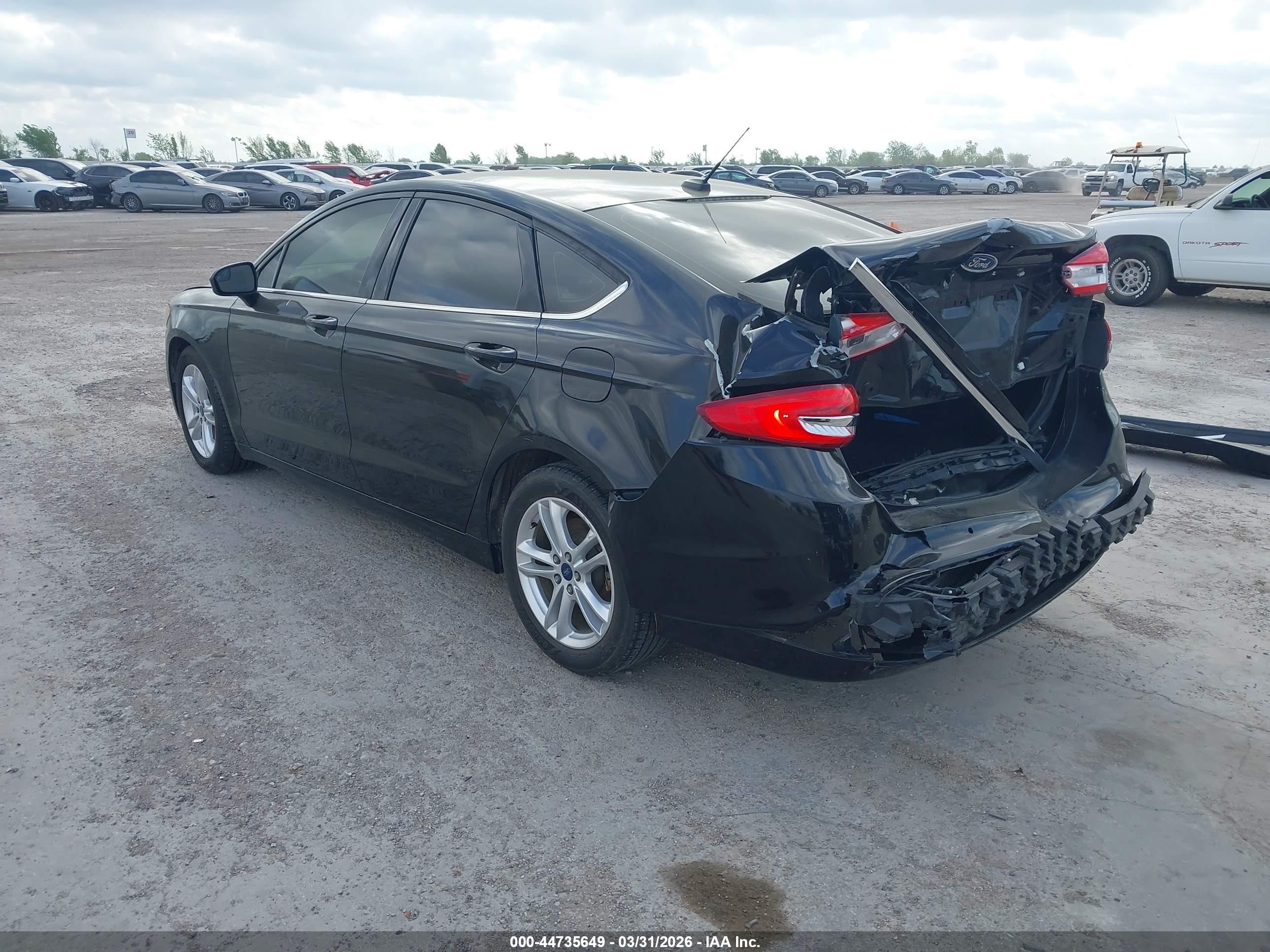 FORD FUSION image 3