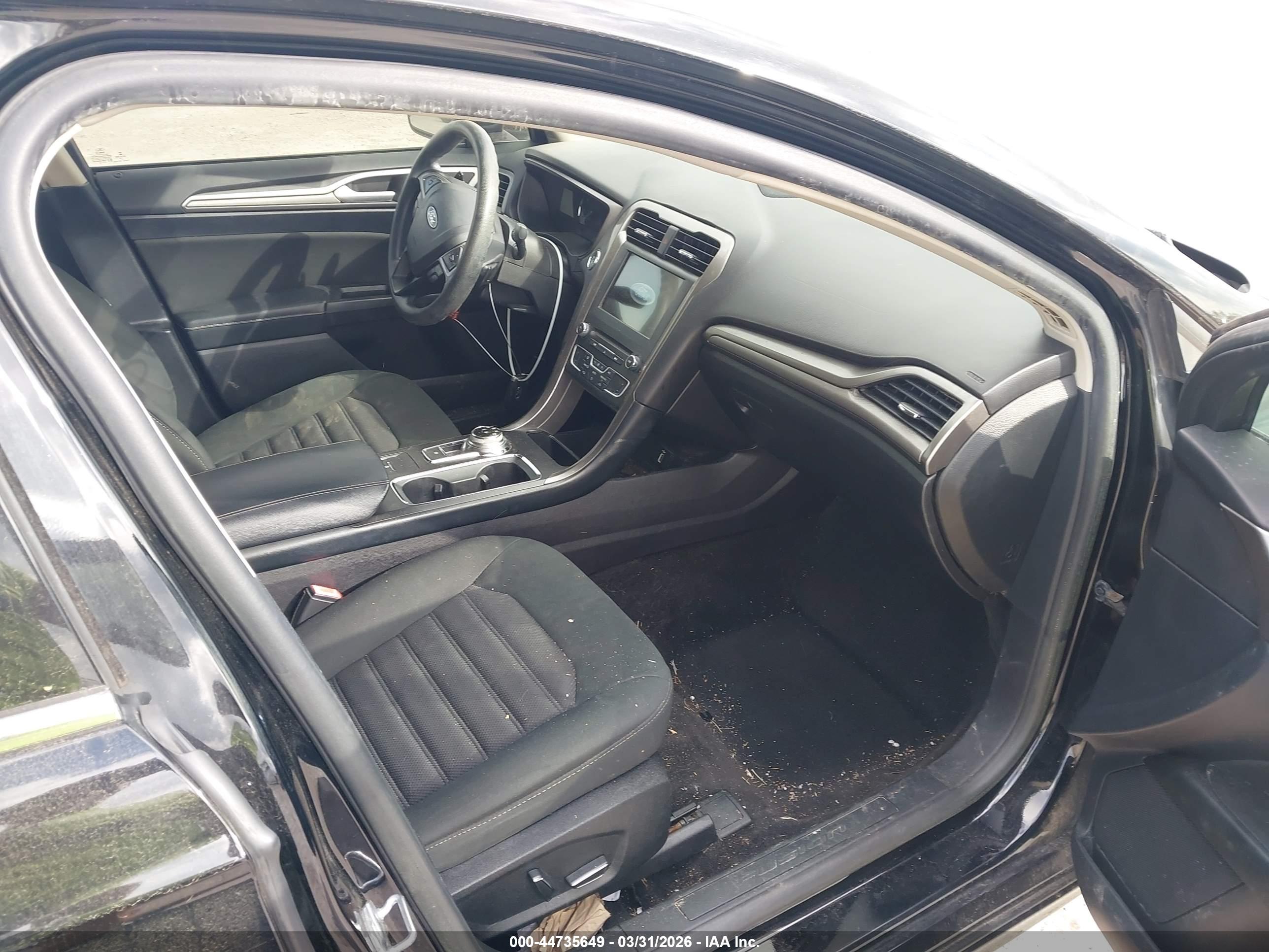 FORD FUSION image 5