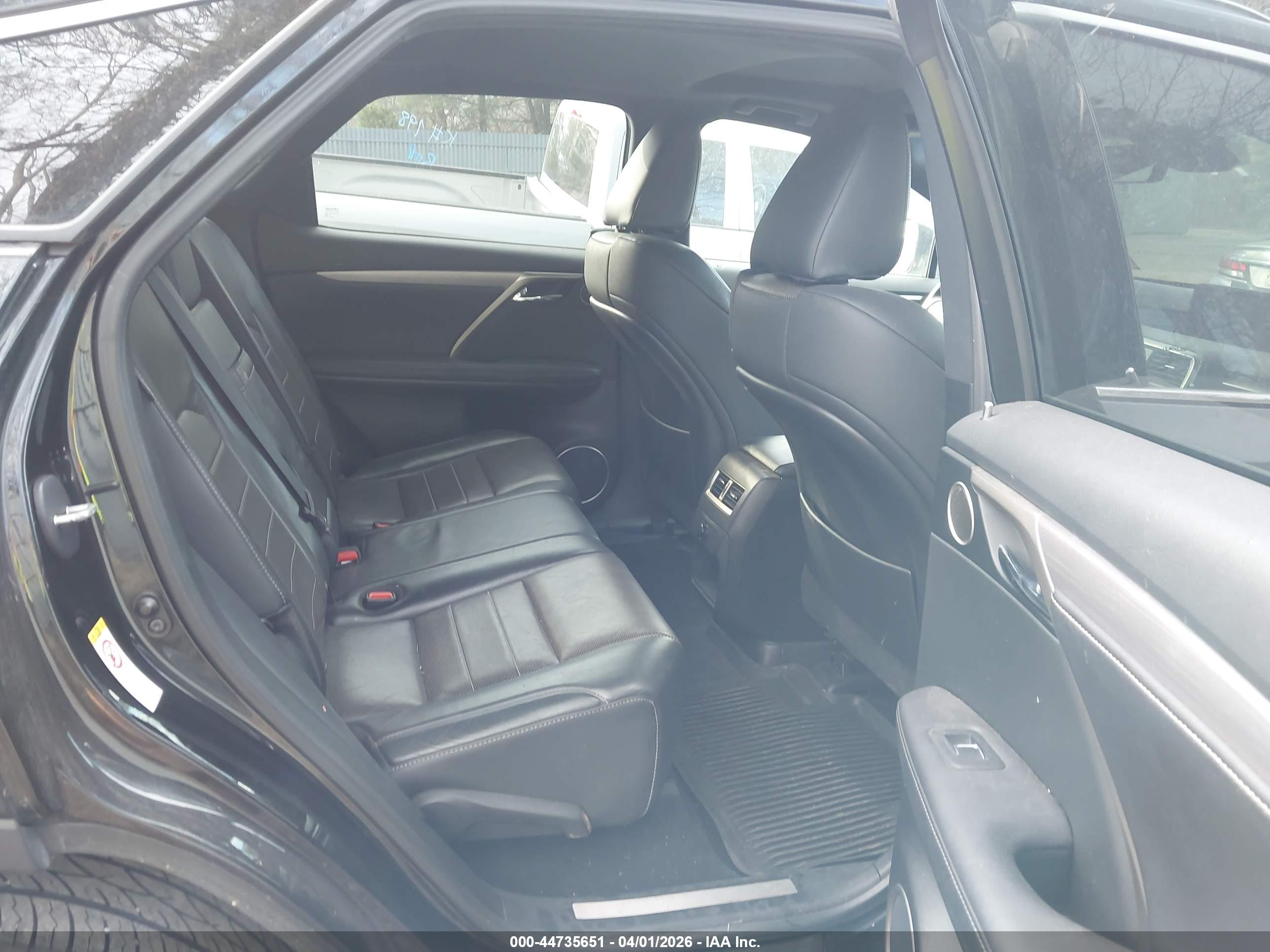 LEXUS RX image 8