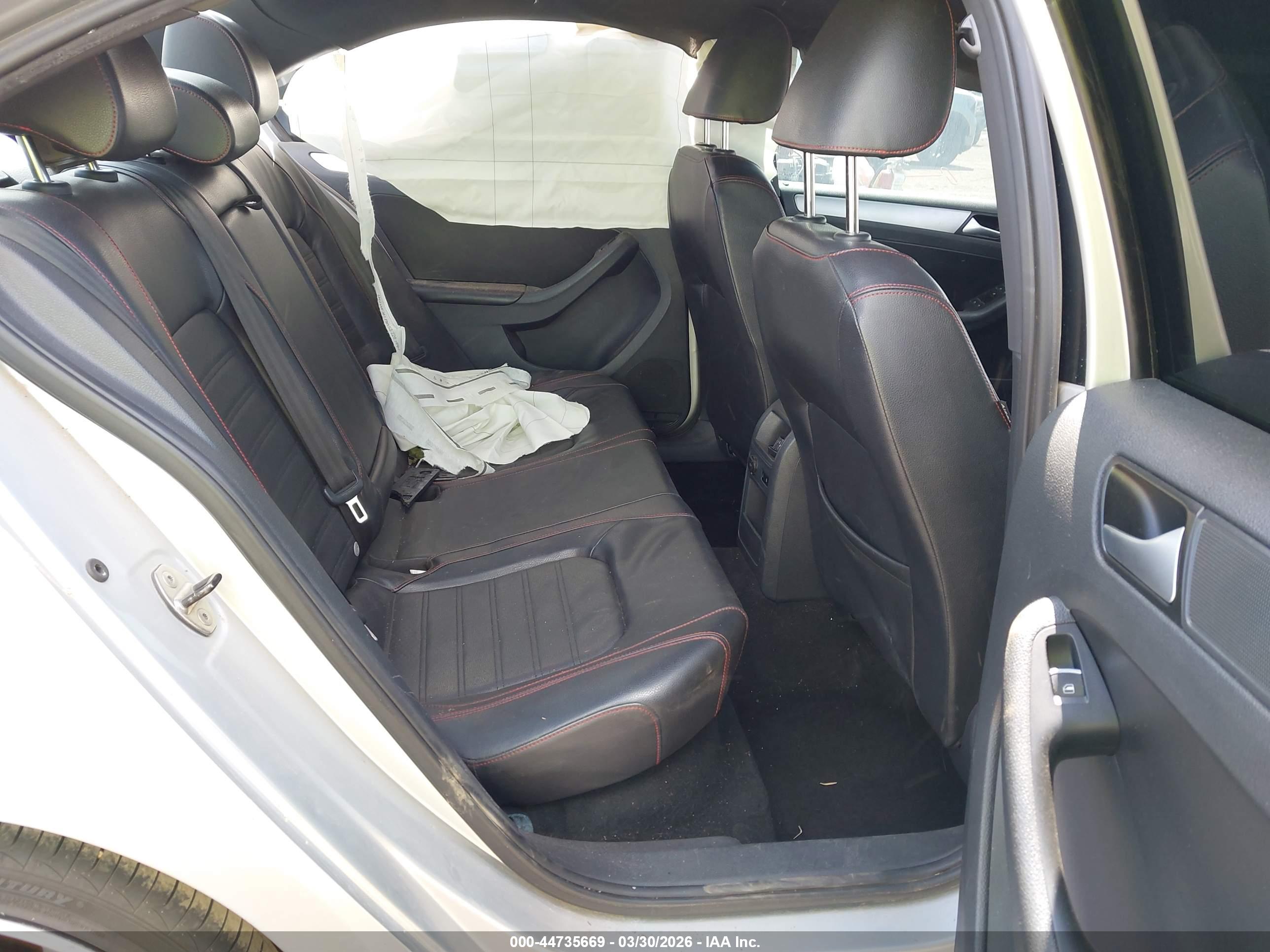 VOLKSWAGEN JETTA image 8