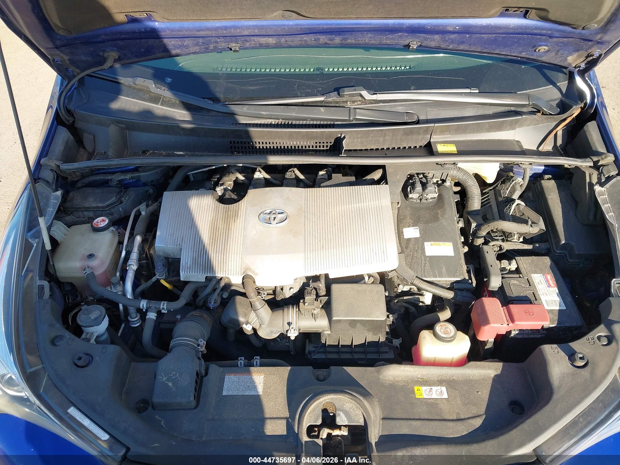 TOYOTA PRIUS image 10