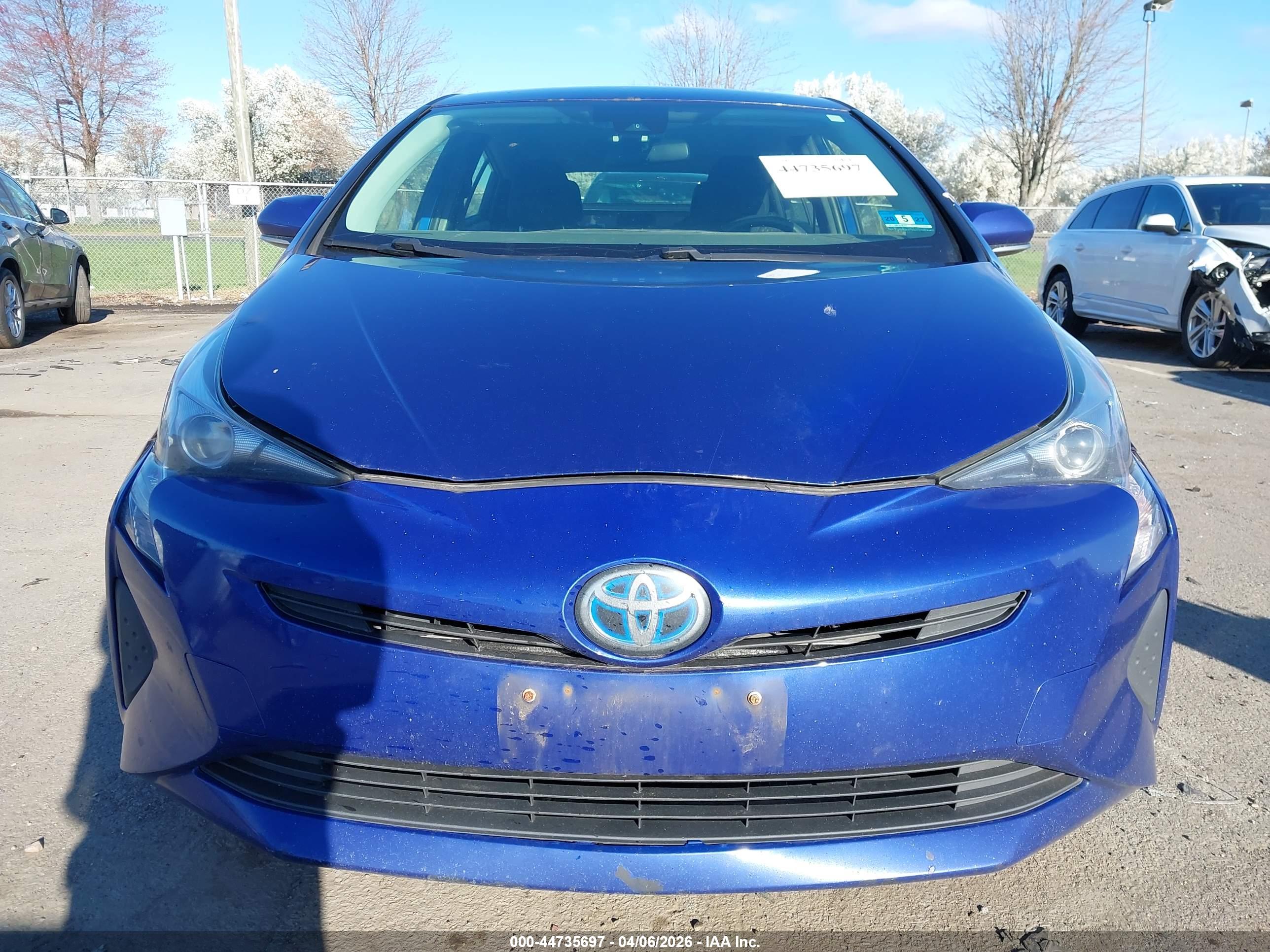 TOYOTA PRIUS image 6