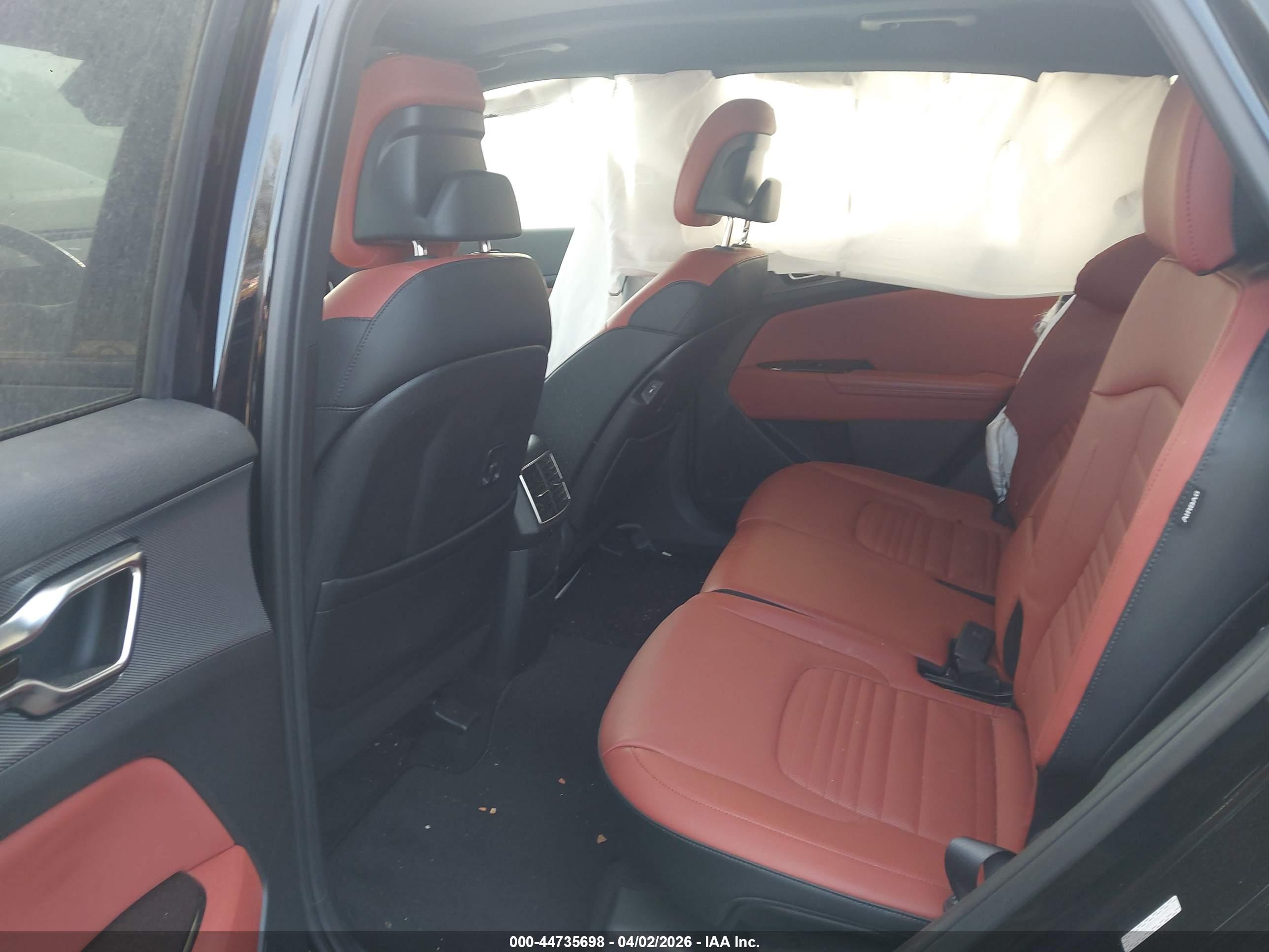 KIA SPORTAGE image 8