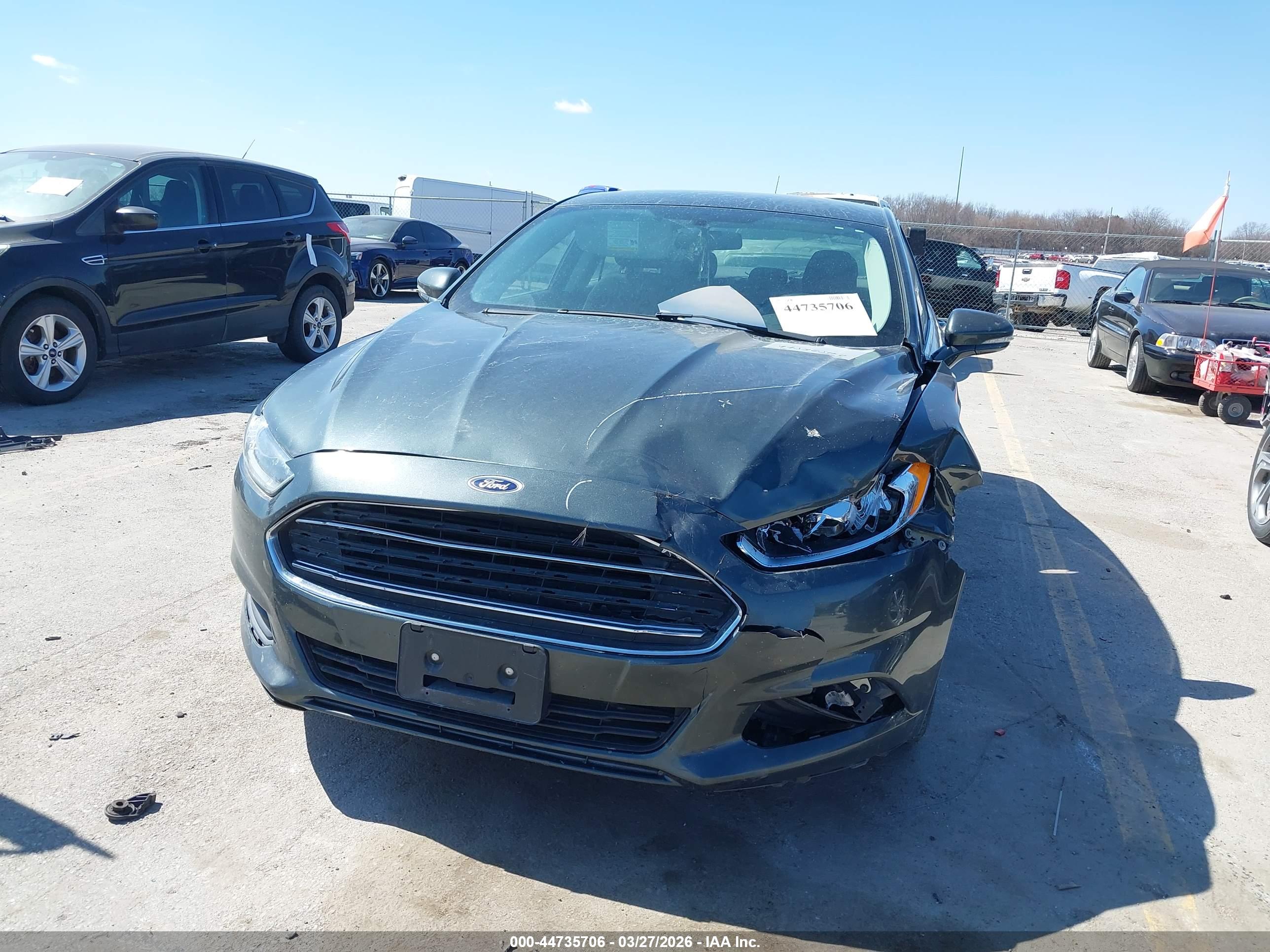 FORD FUSION image 6