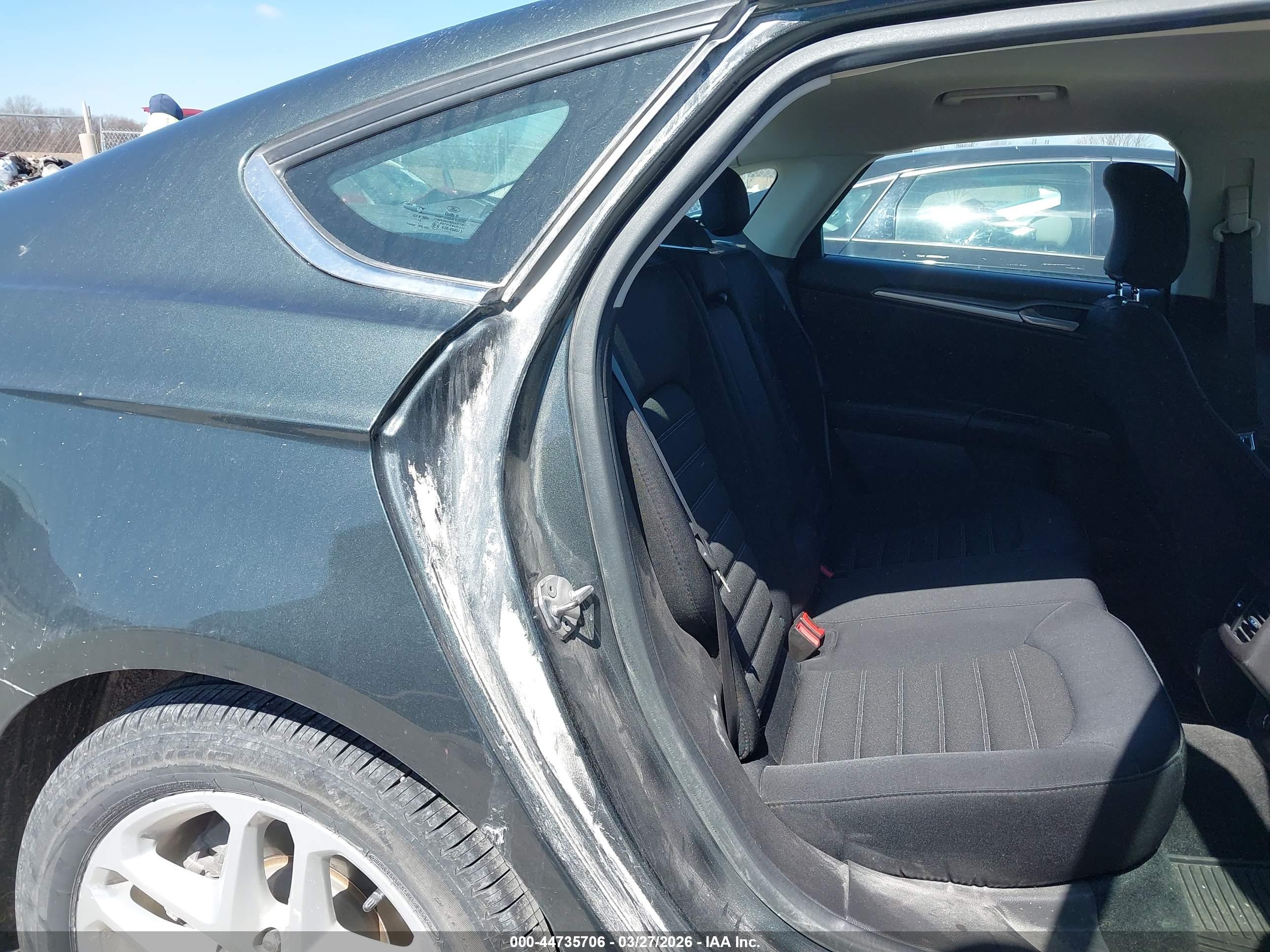 FORD FUSION image 8