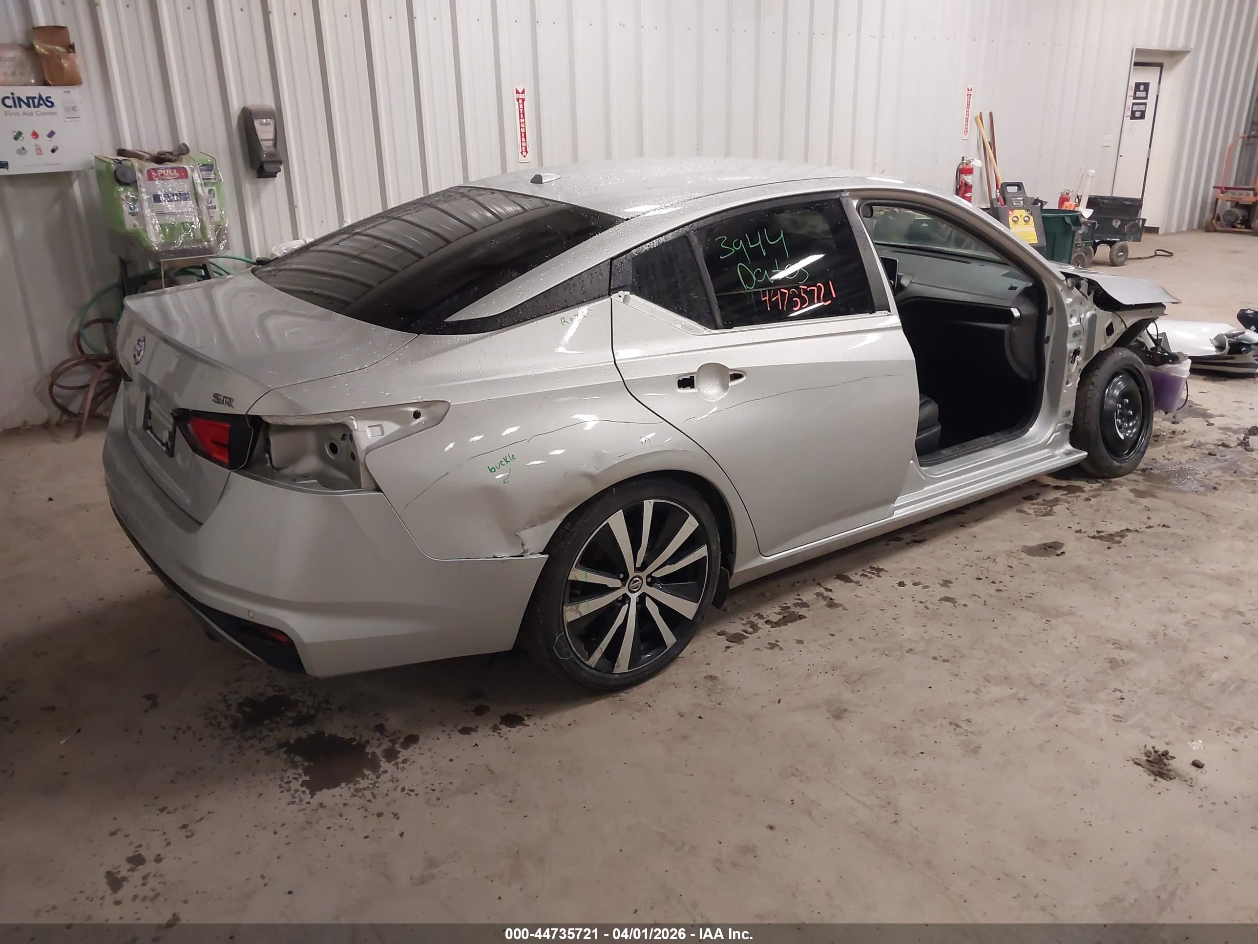 NISSAN ALTIMA image 4