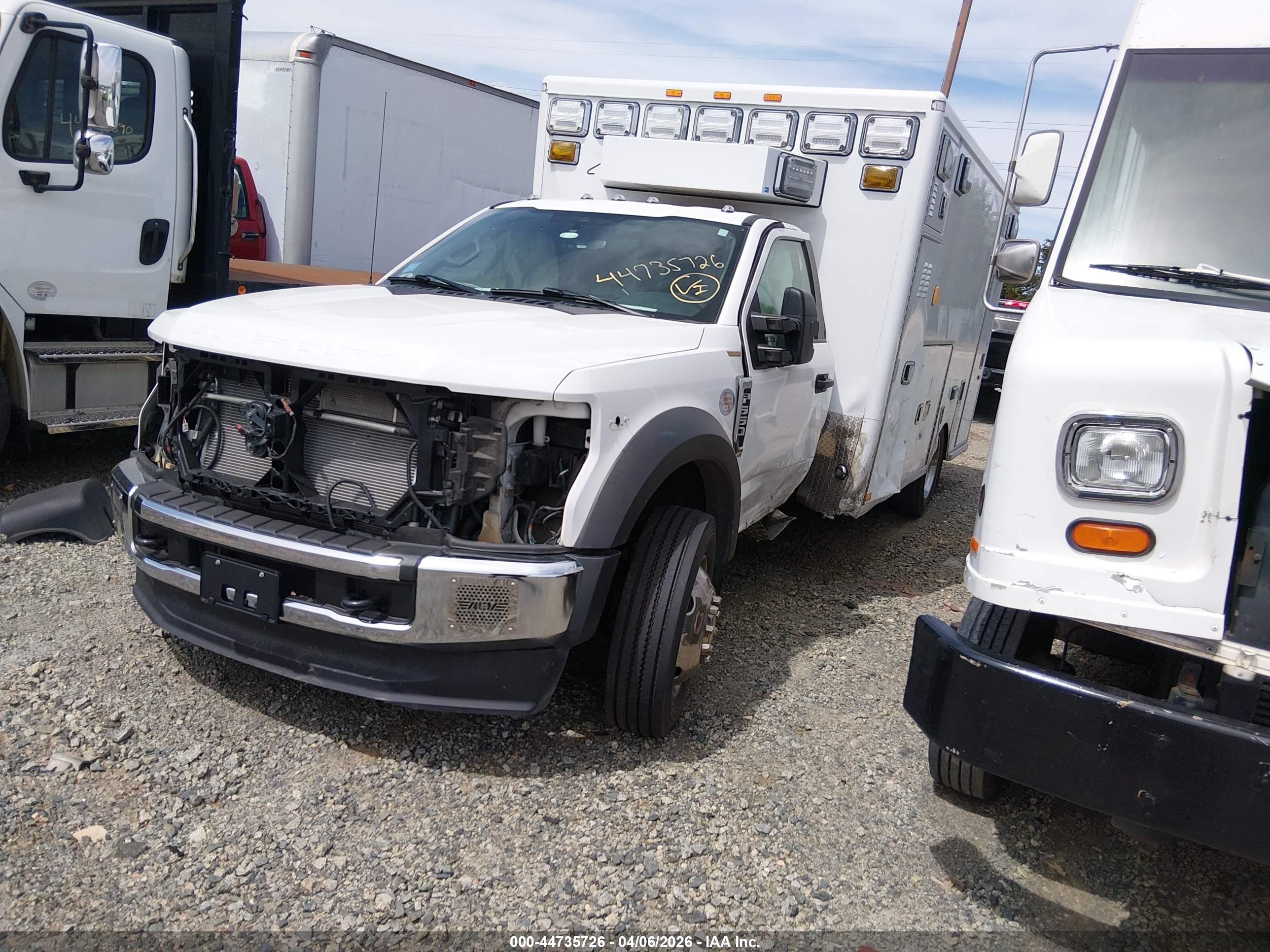 FORD F-550 image 2