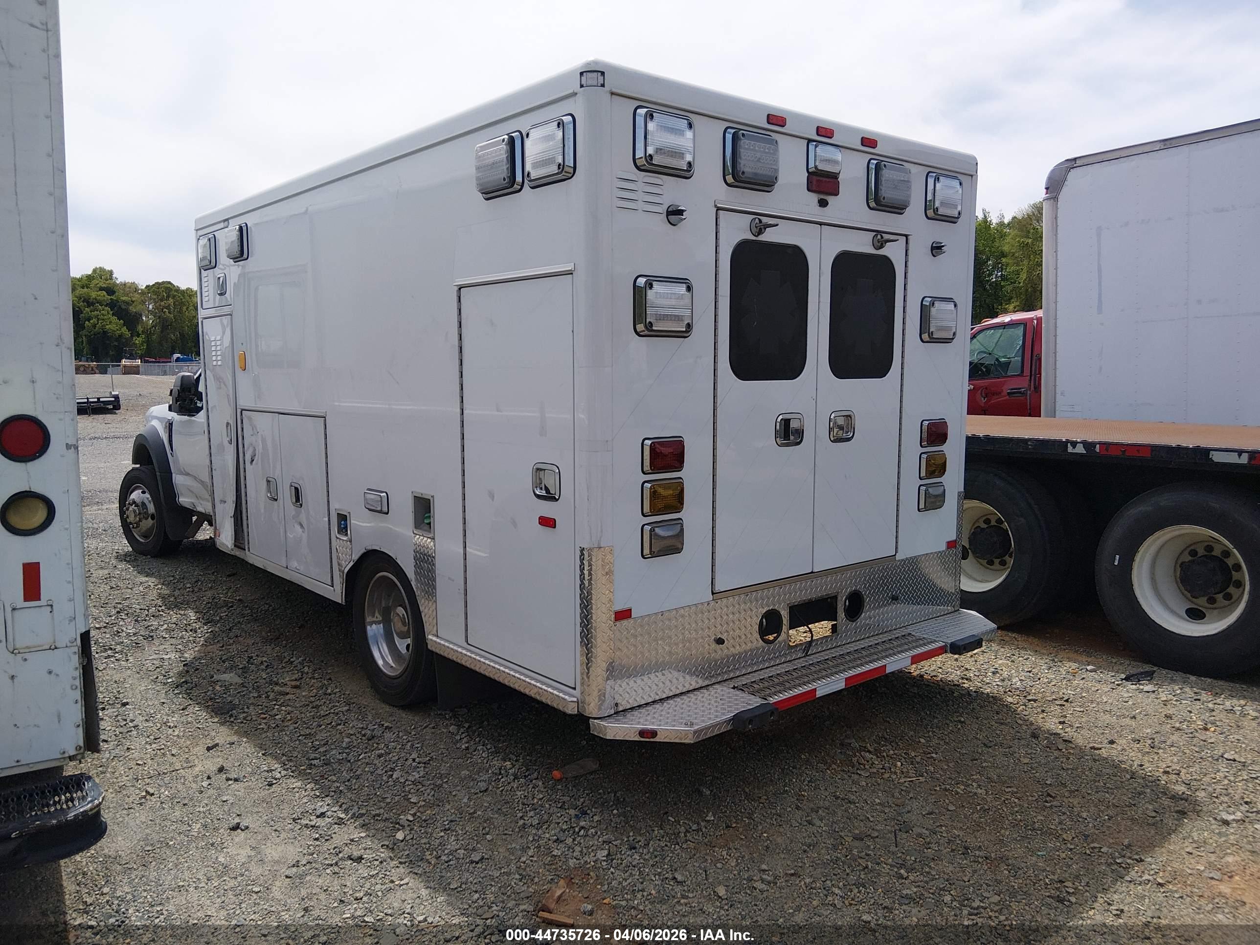FORD F-550 image 3