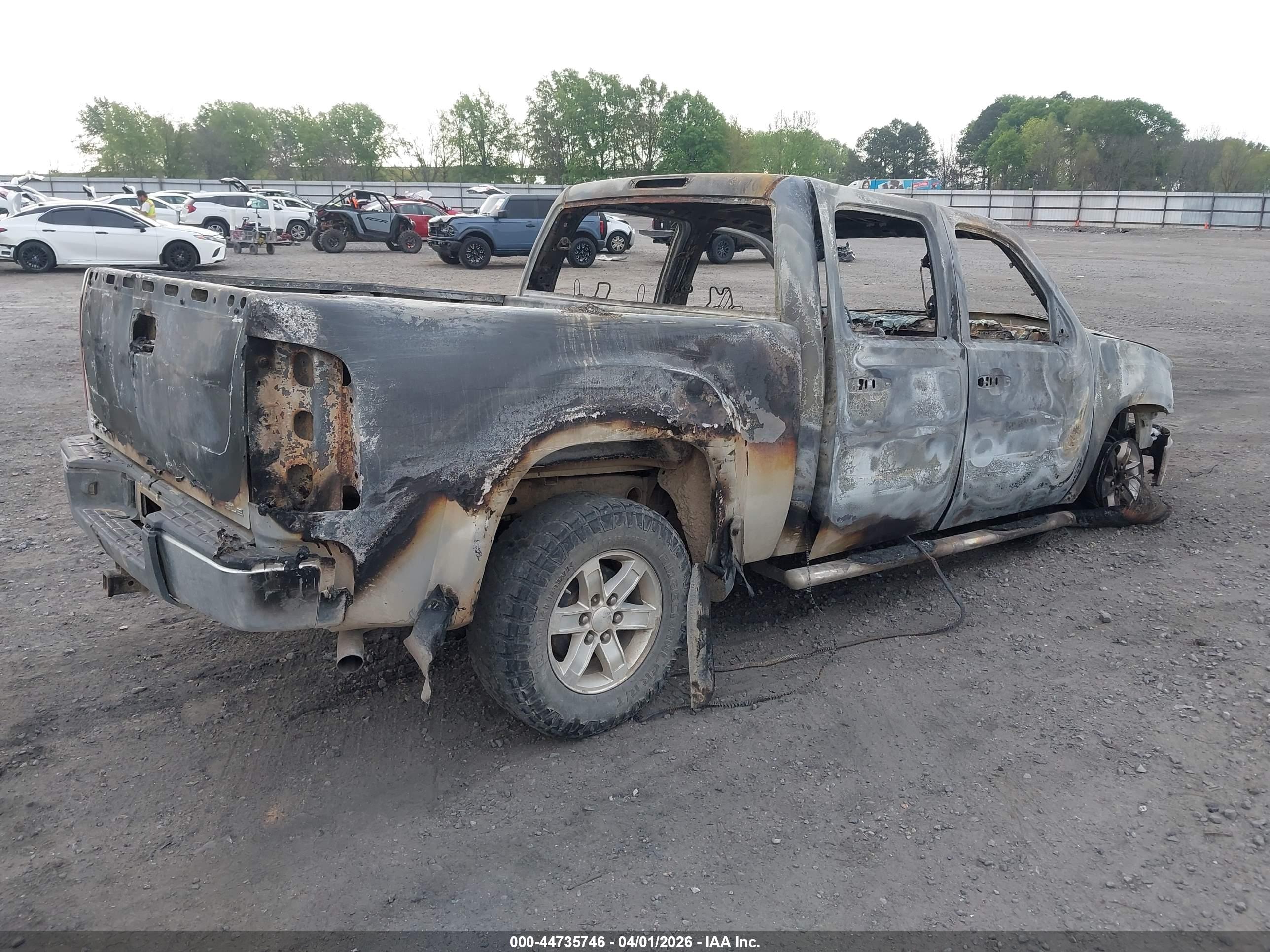 GMC SIERRA image 4