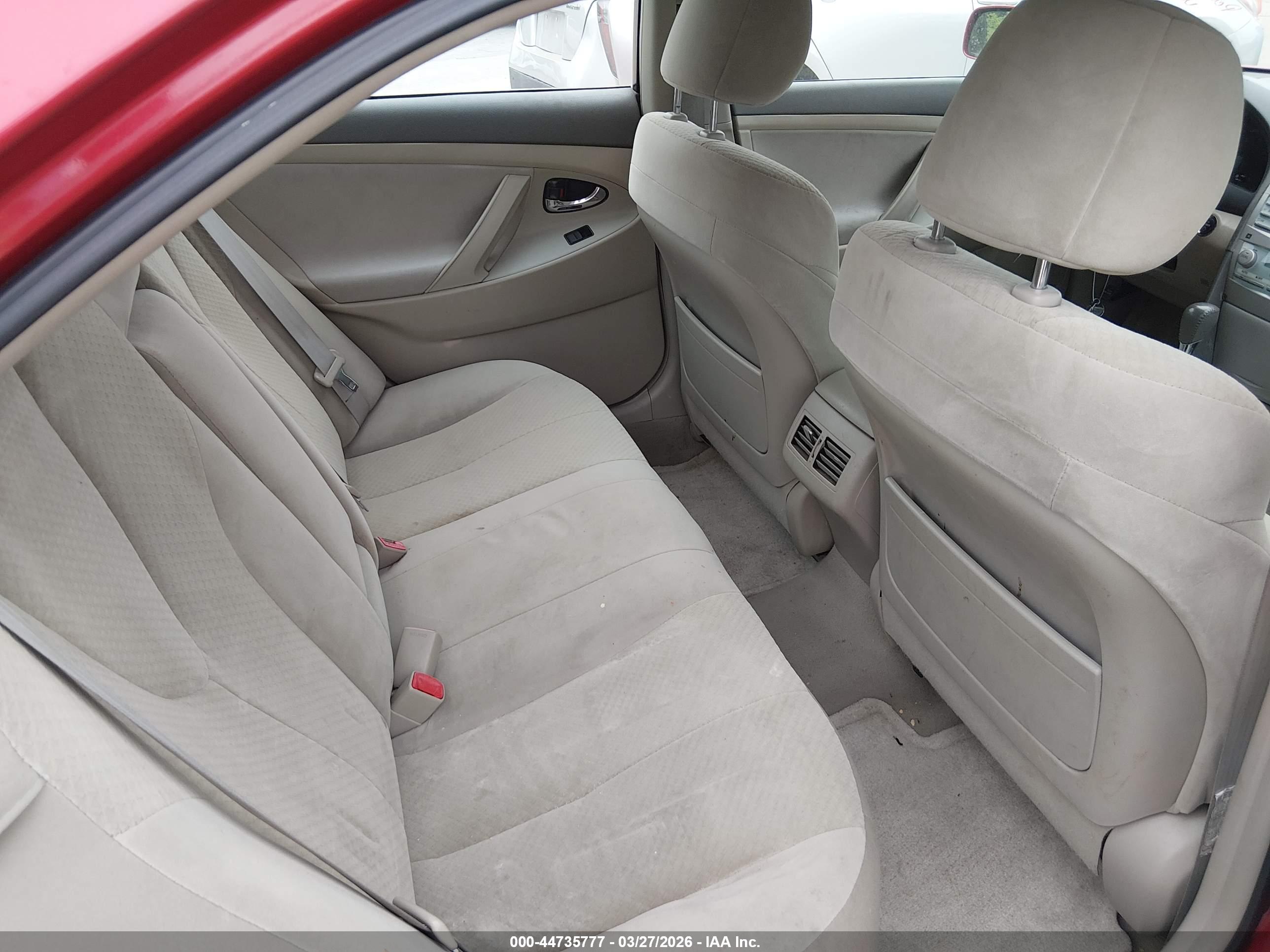 TOYOTA CAMRY image 8