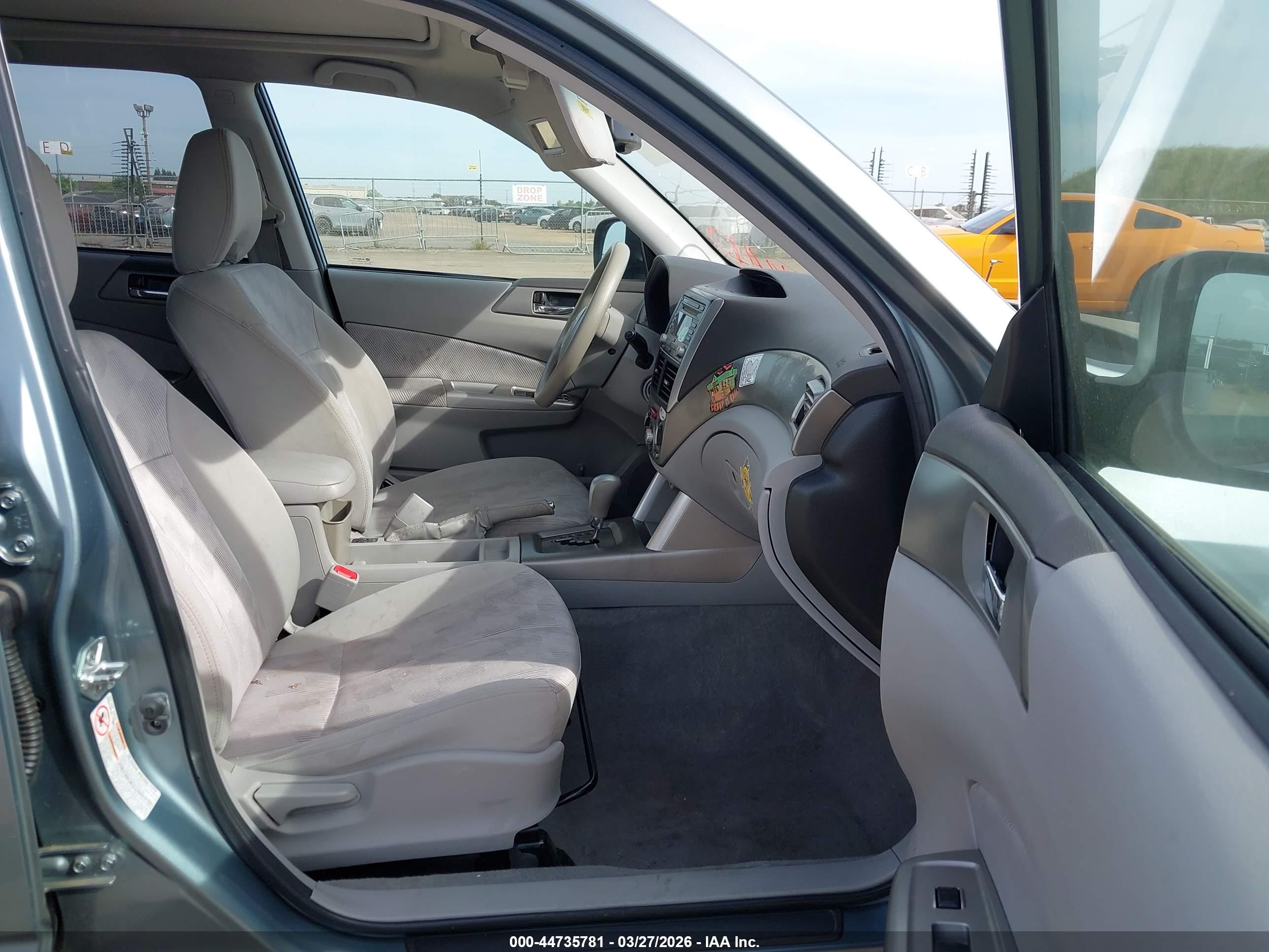 SUBARU FORESTER image 5