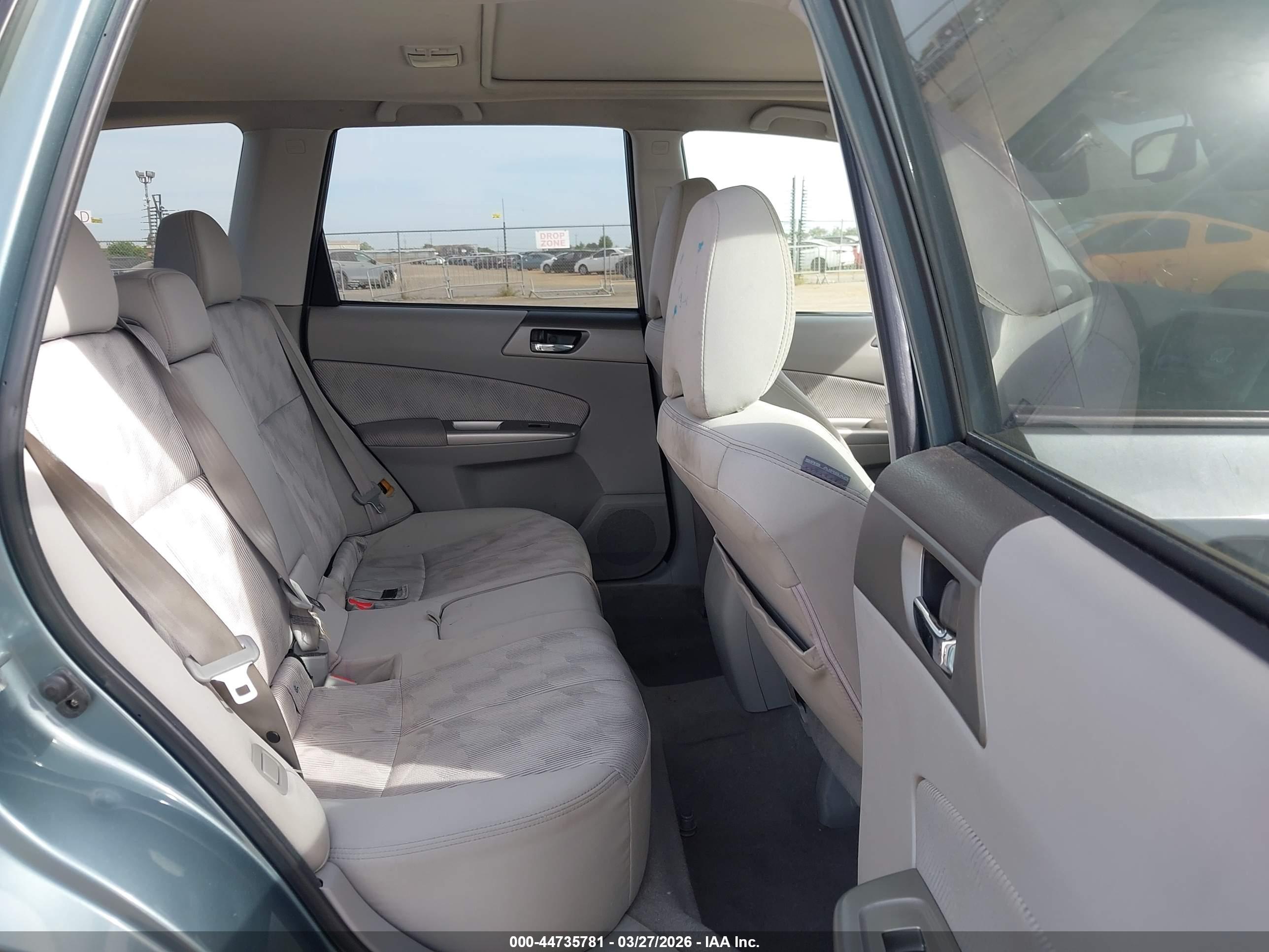 SUBARU FORESTER image 8