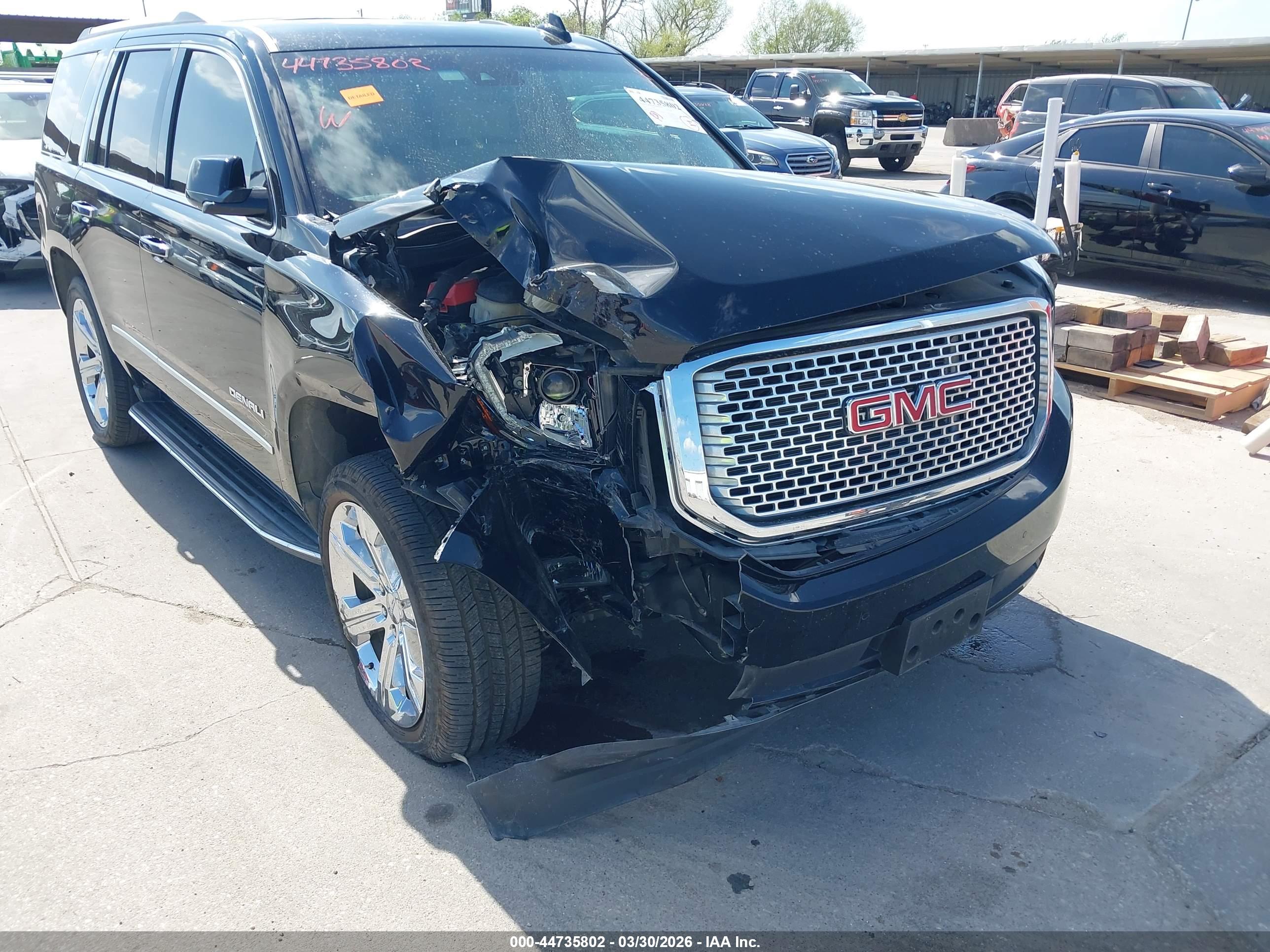 GMC YUKON image 6