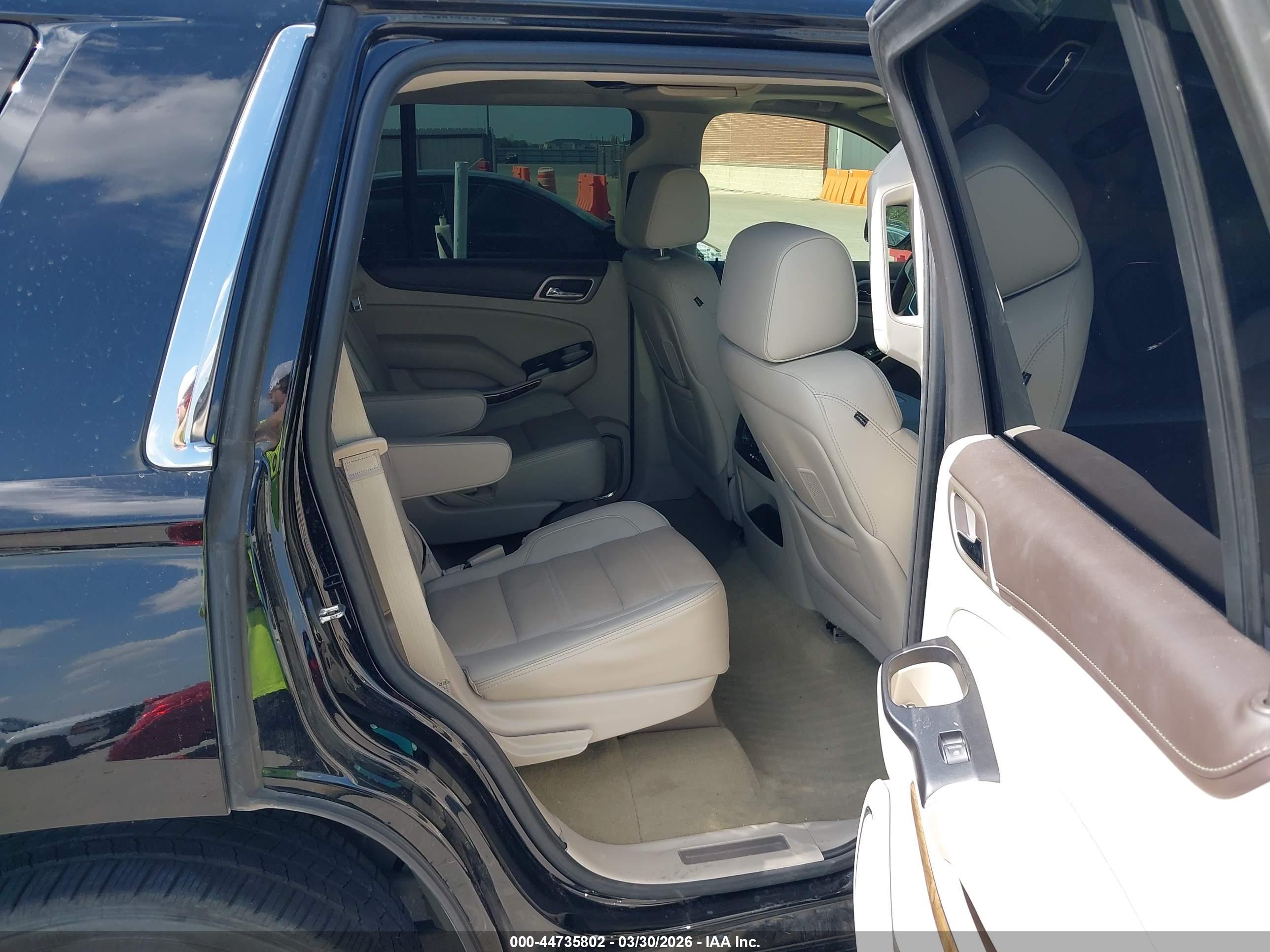 GMC YUKON image 8