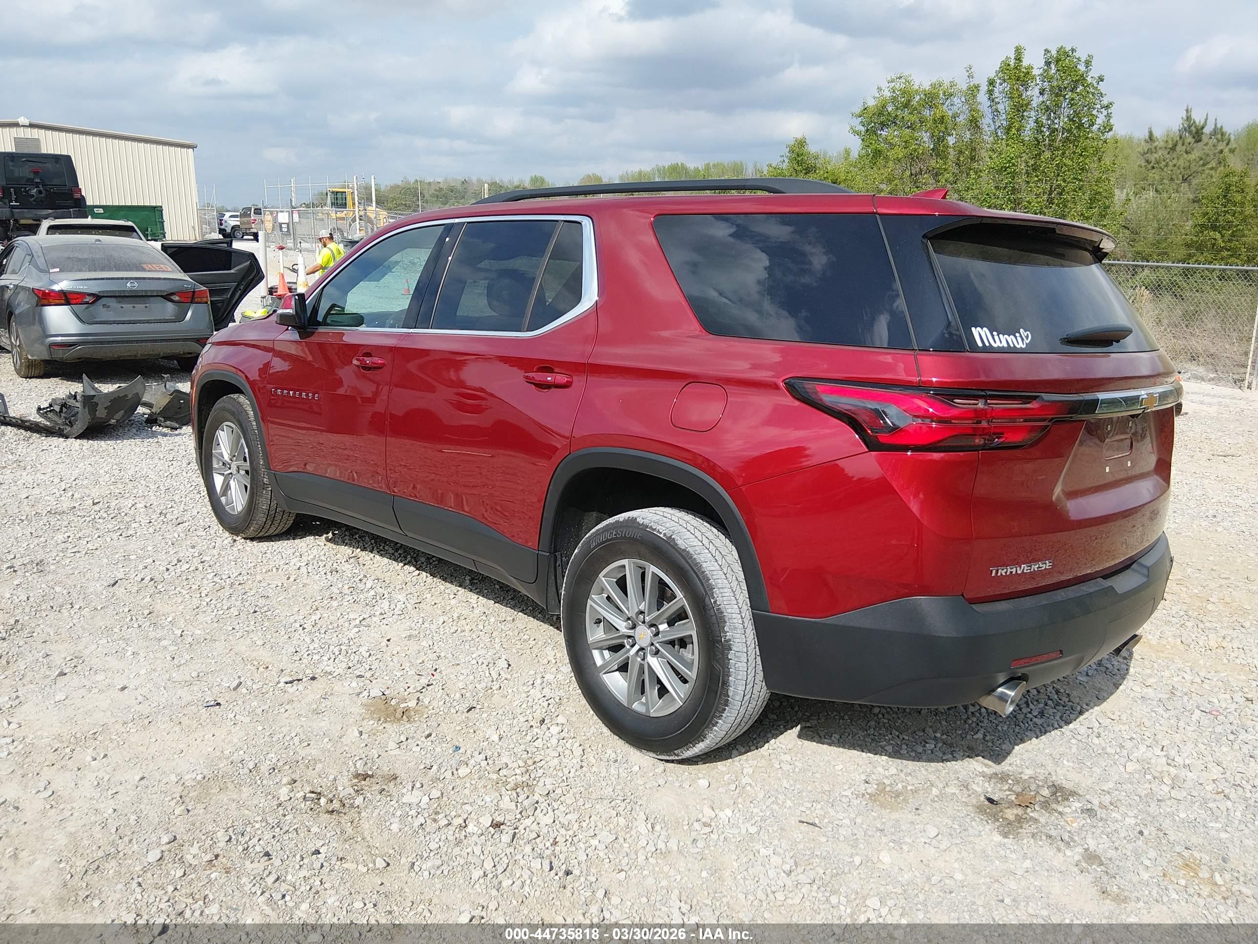 CHEVROLET TRAVERSE image 3