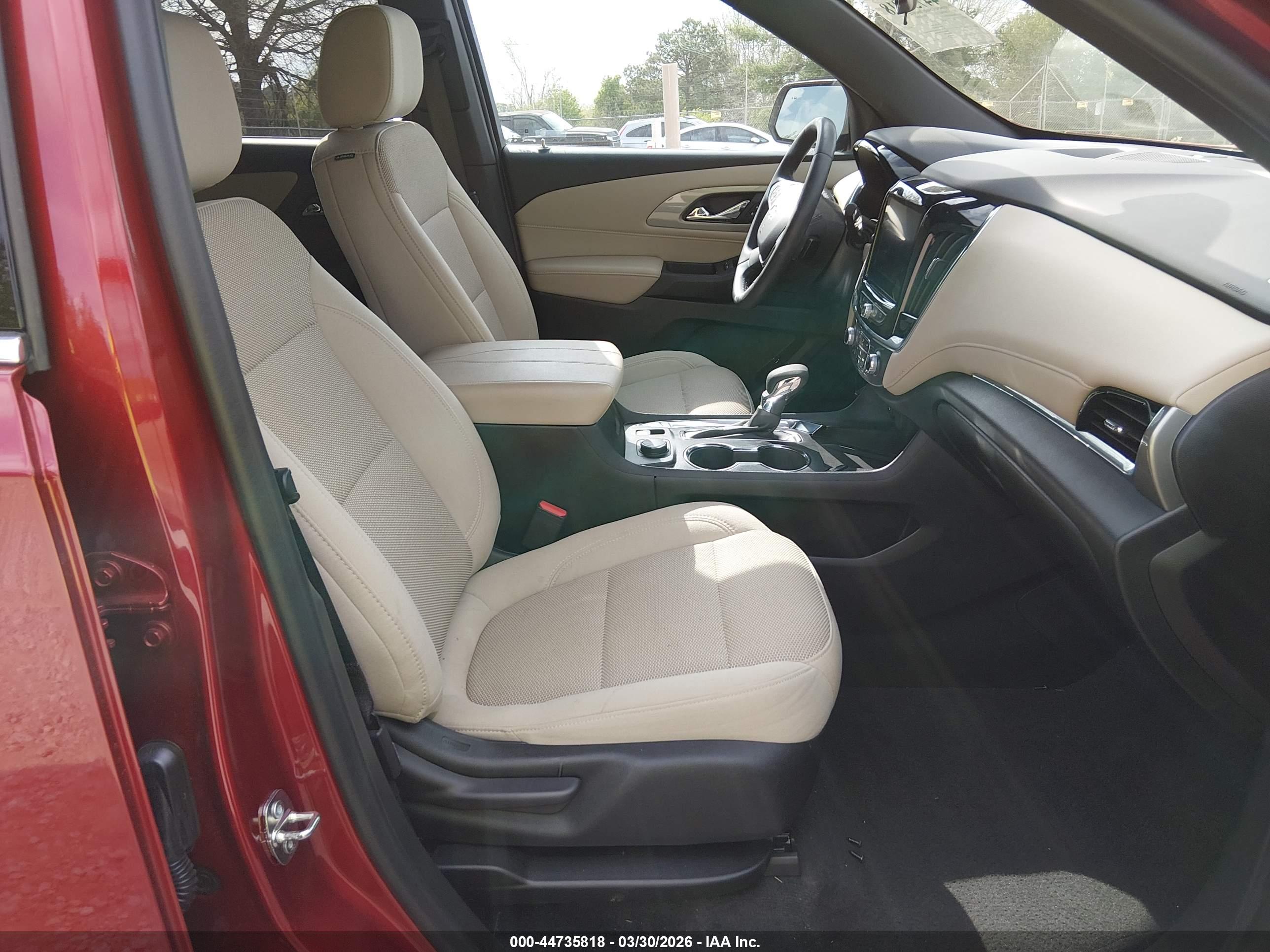 CHEVROLET TRAVERSE image 5
