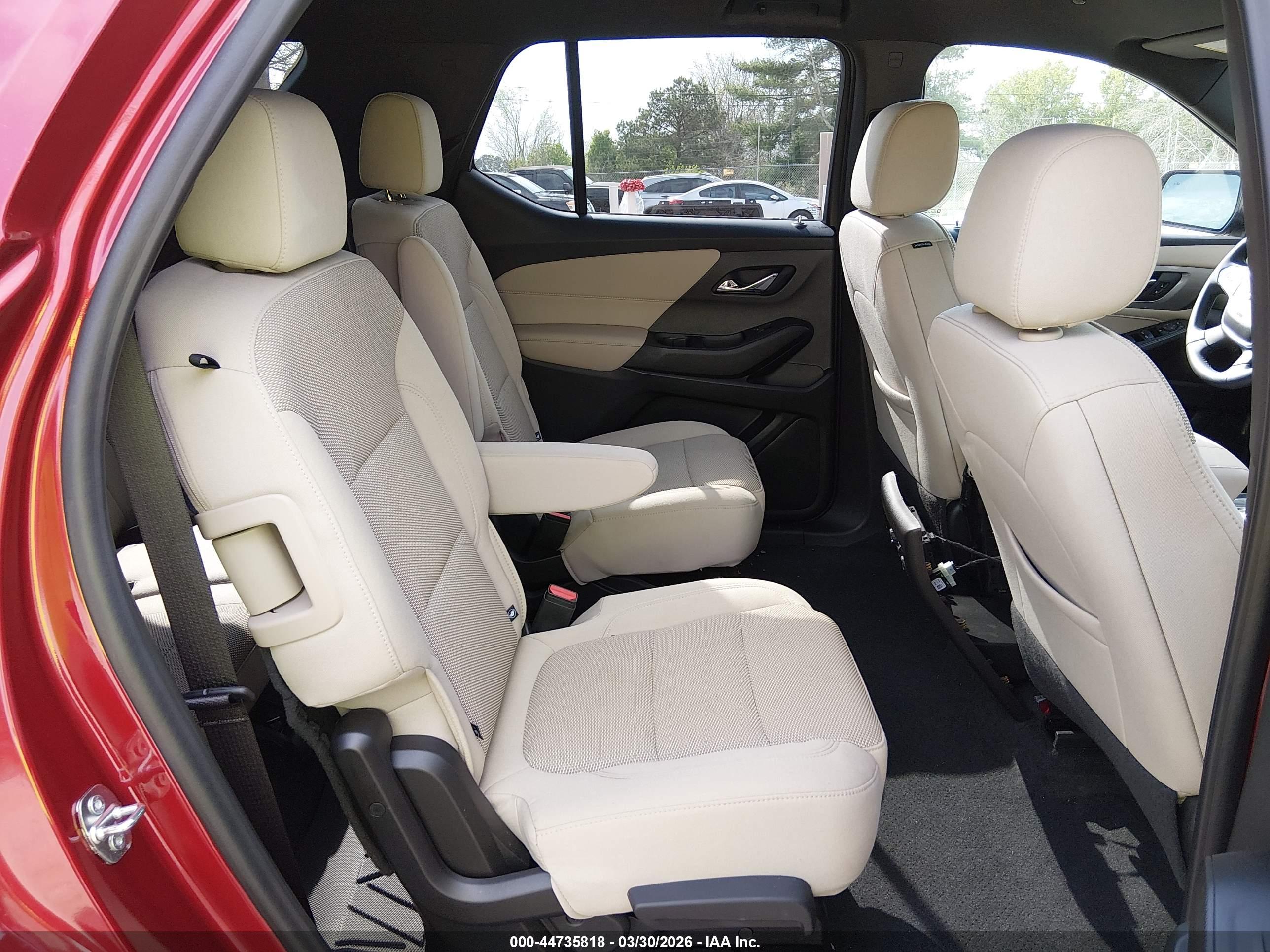 CHEVROLET TRAVERSE image 8