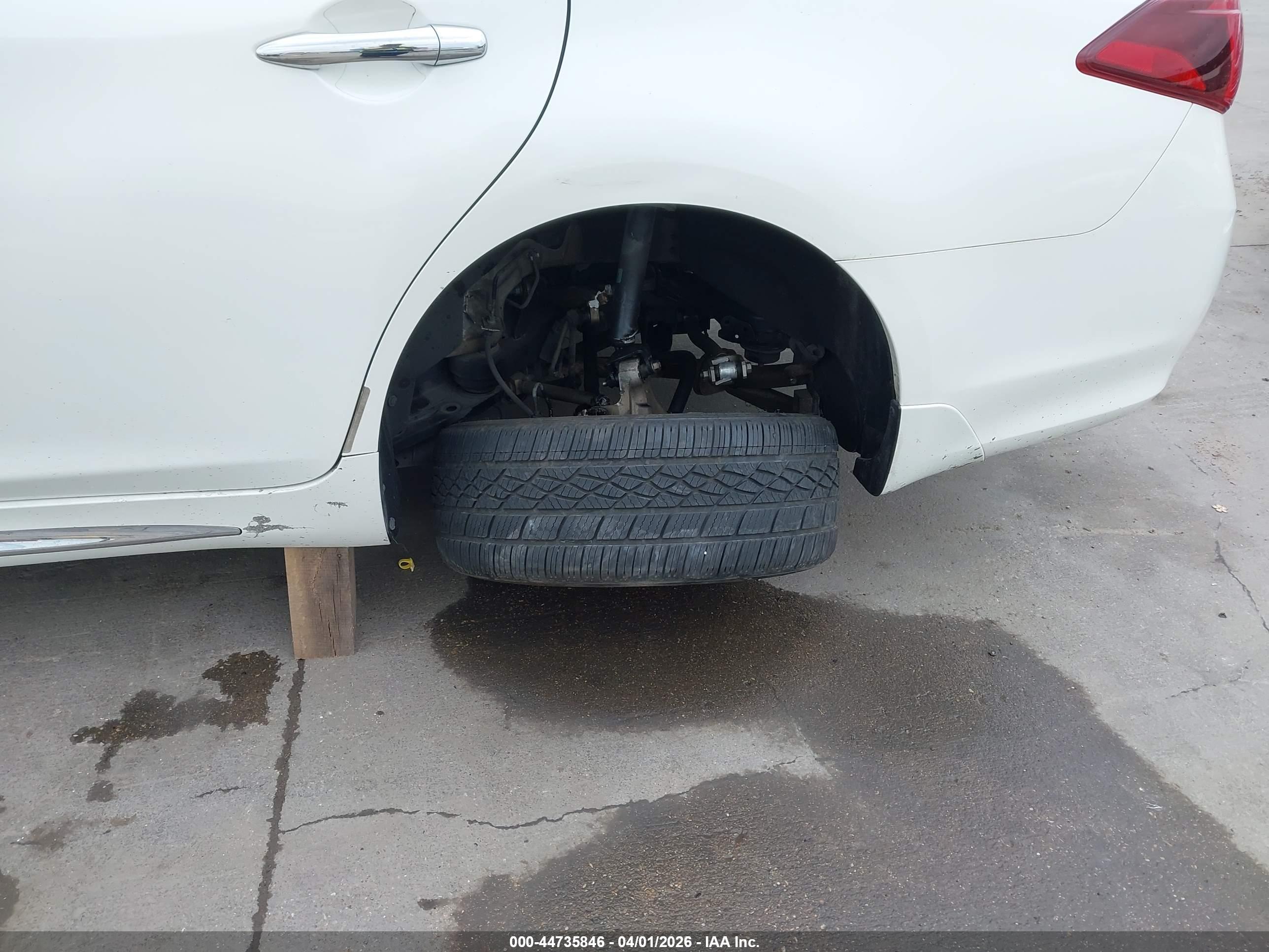 INFINITI Q70L image 6