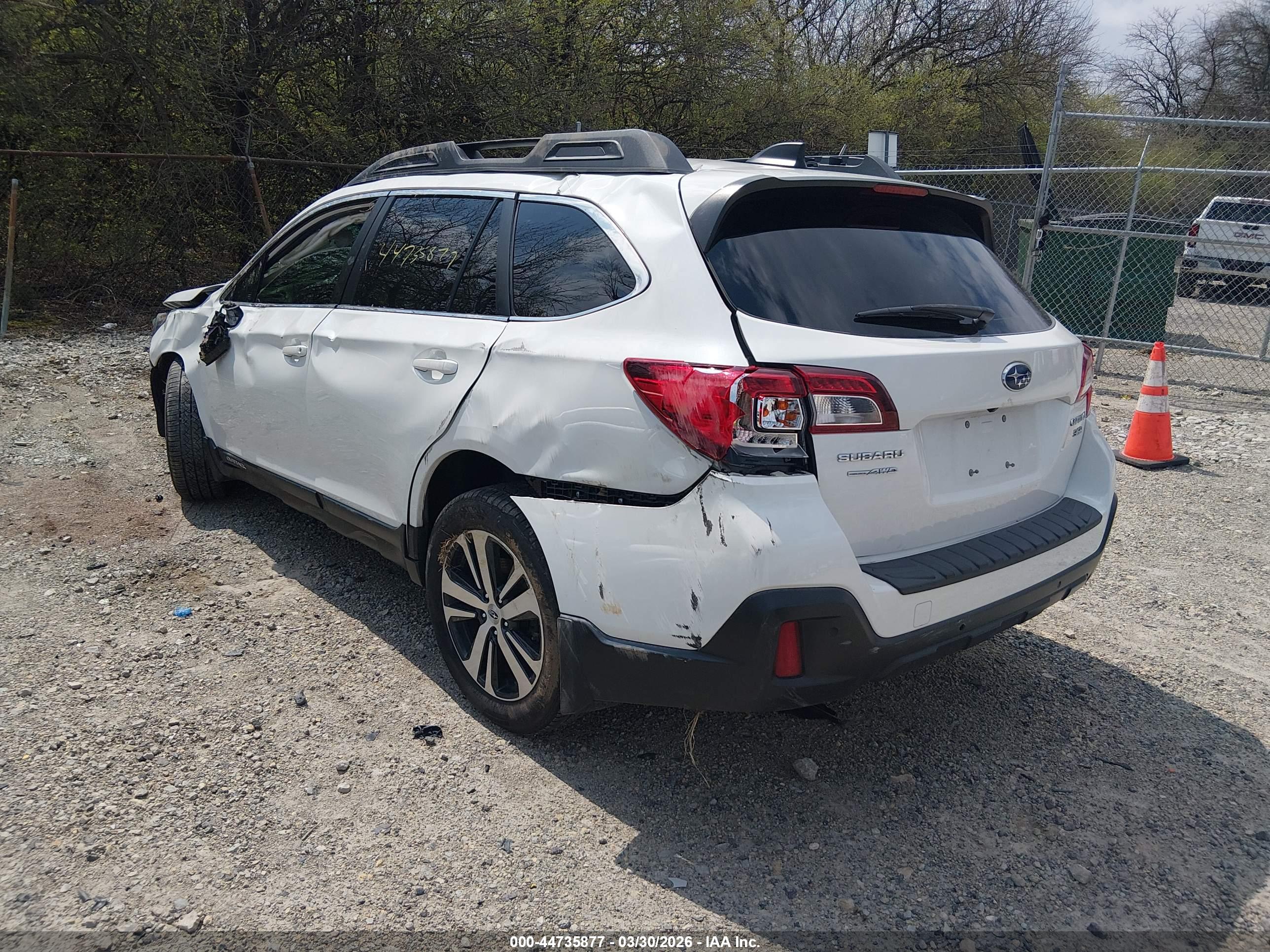 SUBARU OUTBACK image 3