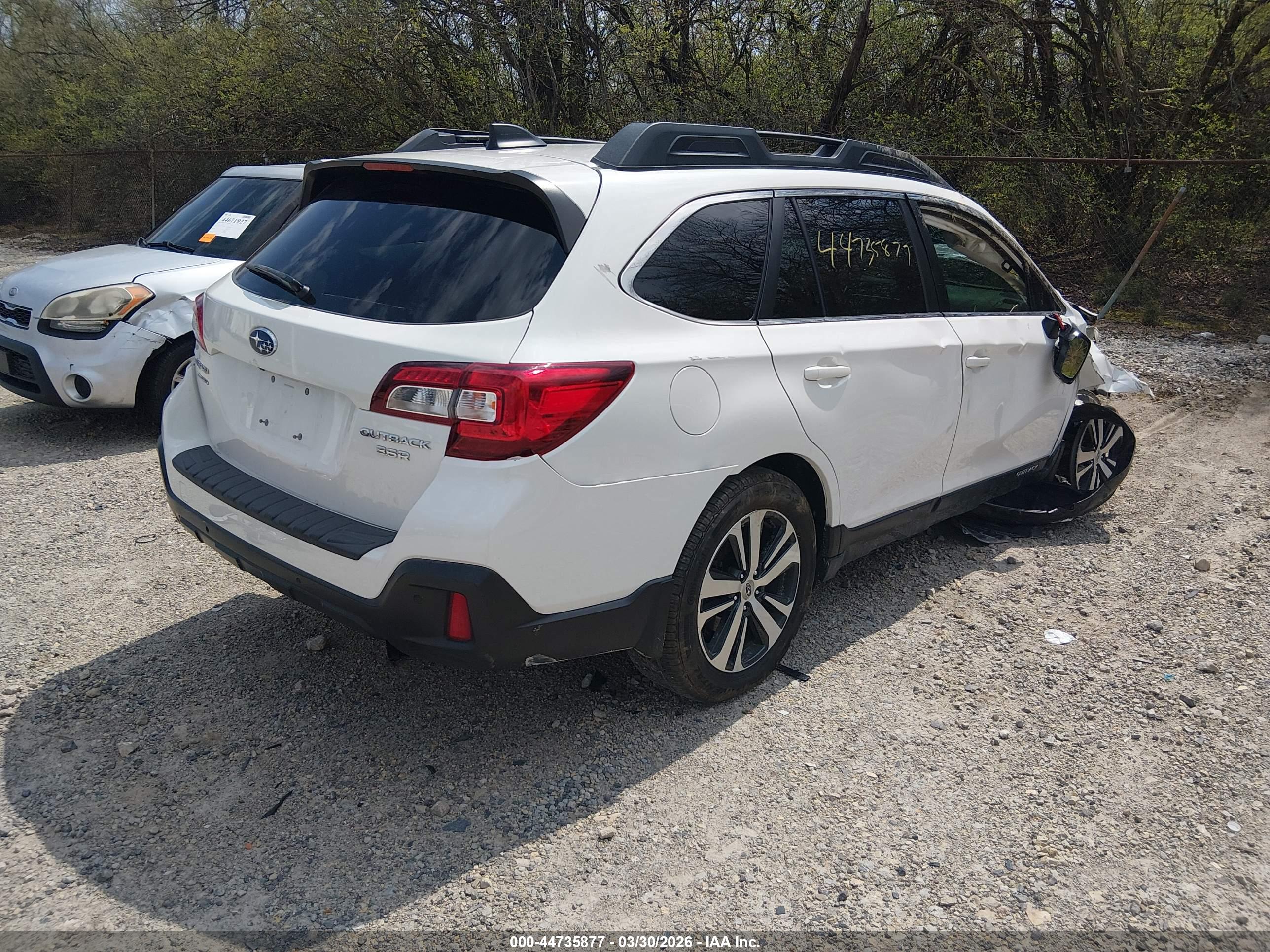 SUBARU OUTBACK image 4
