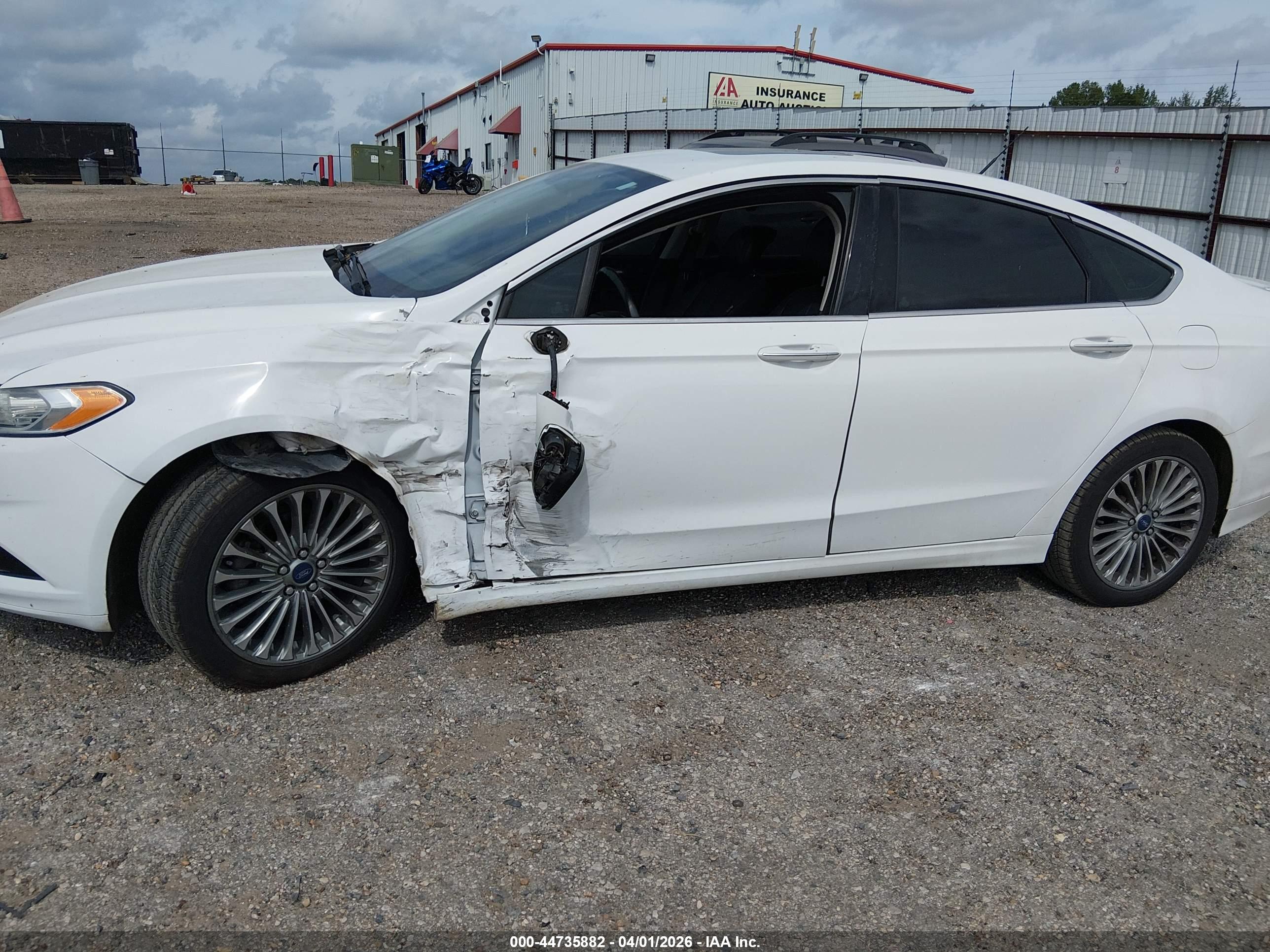 FORD FUSION image 6