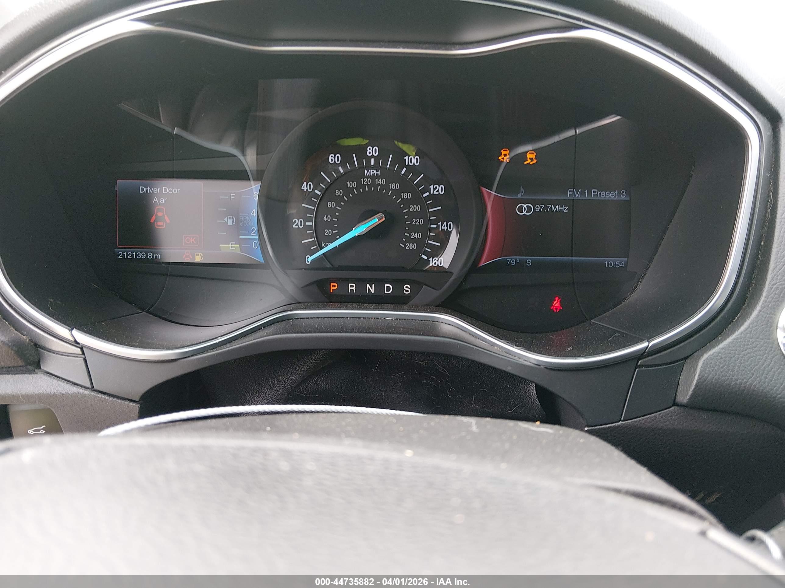FORD FUSION image 7