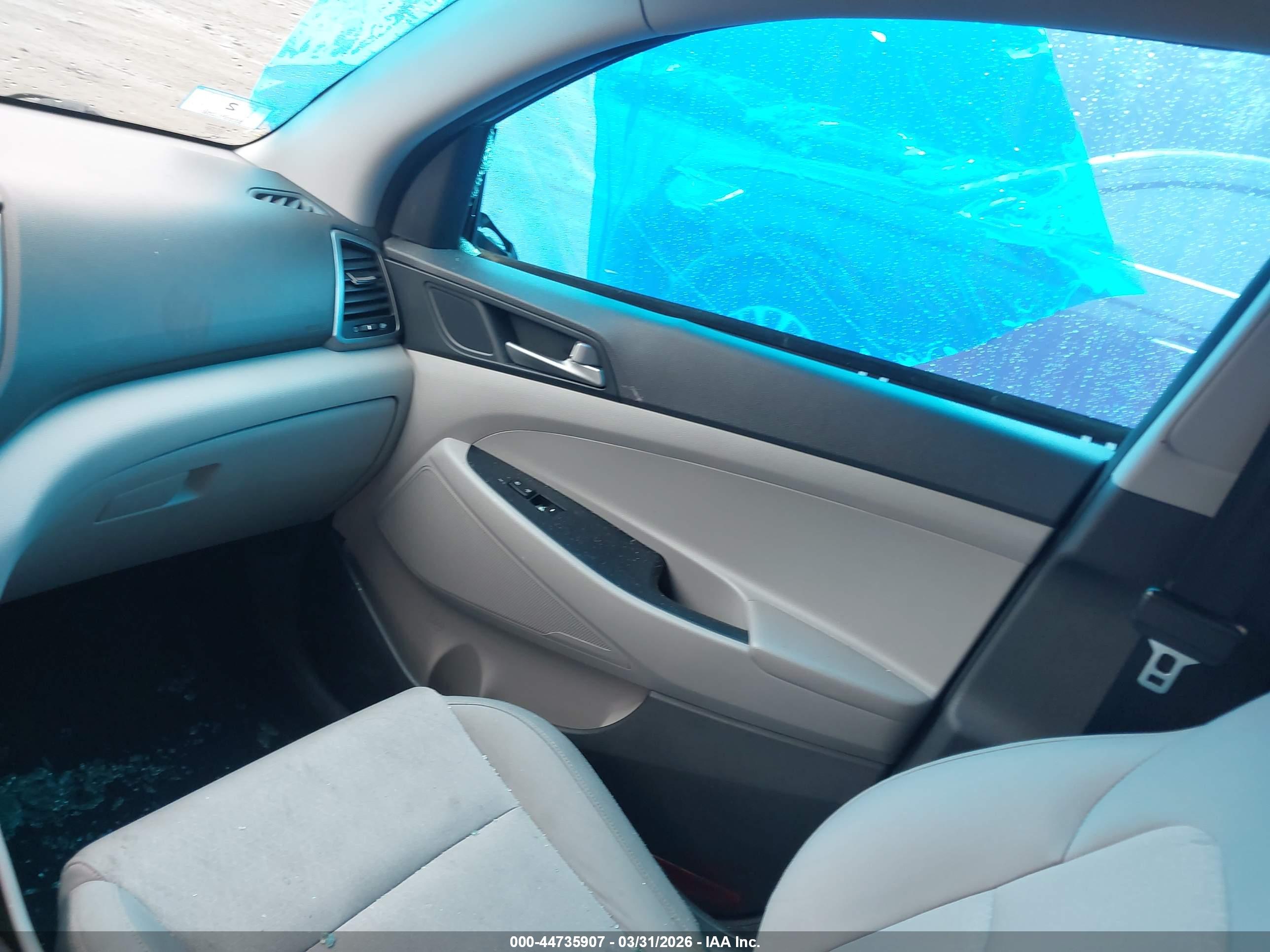 HYUNDAI TUCSON image 5