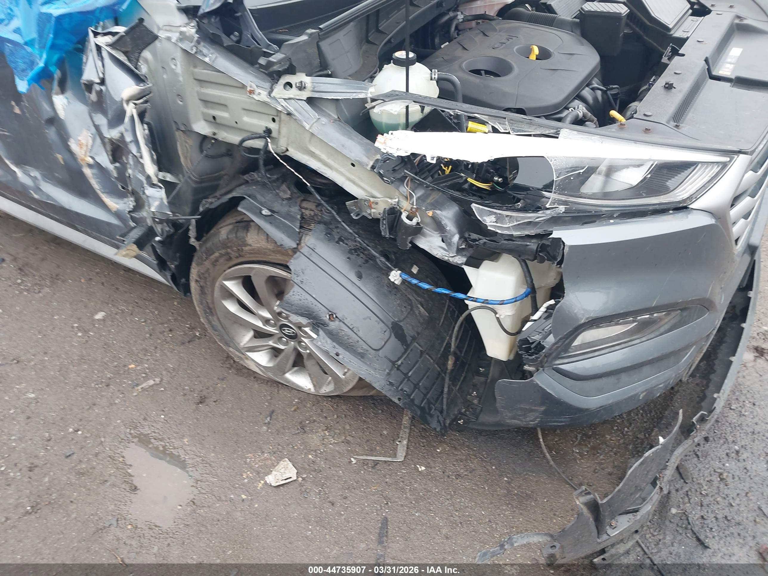 HYUNDAI TUCSON image 6