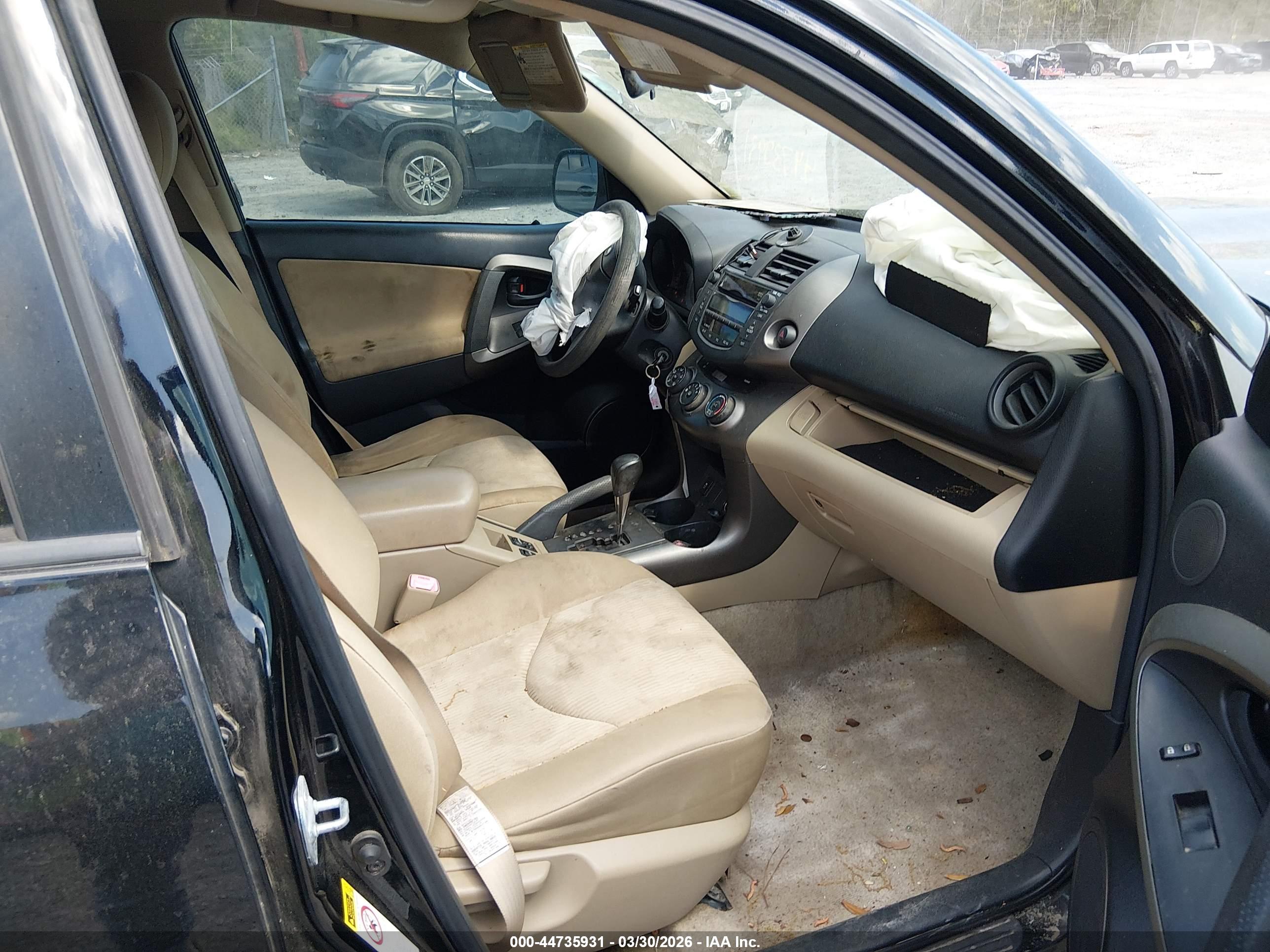 TOYOTA RAV4 image 5