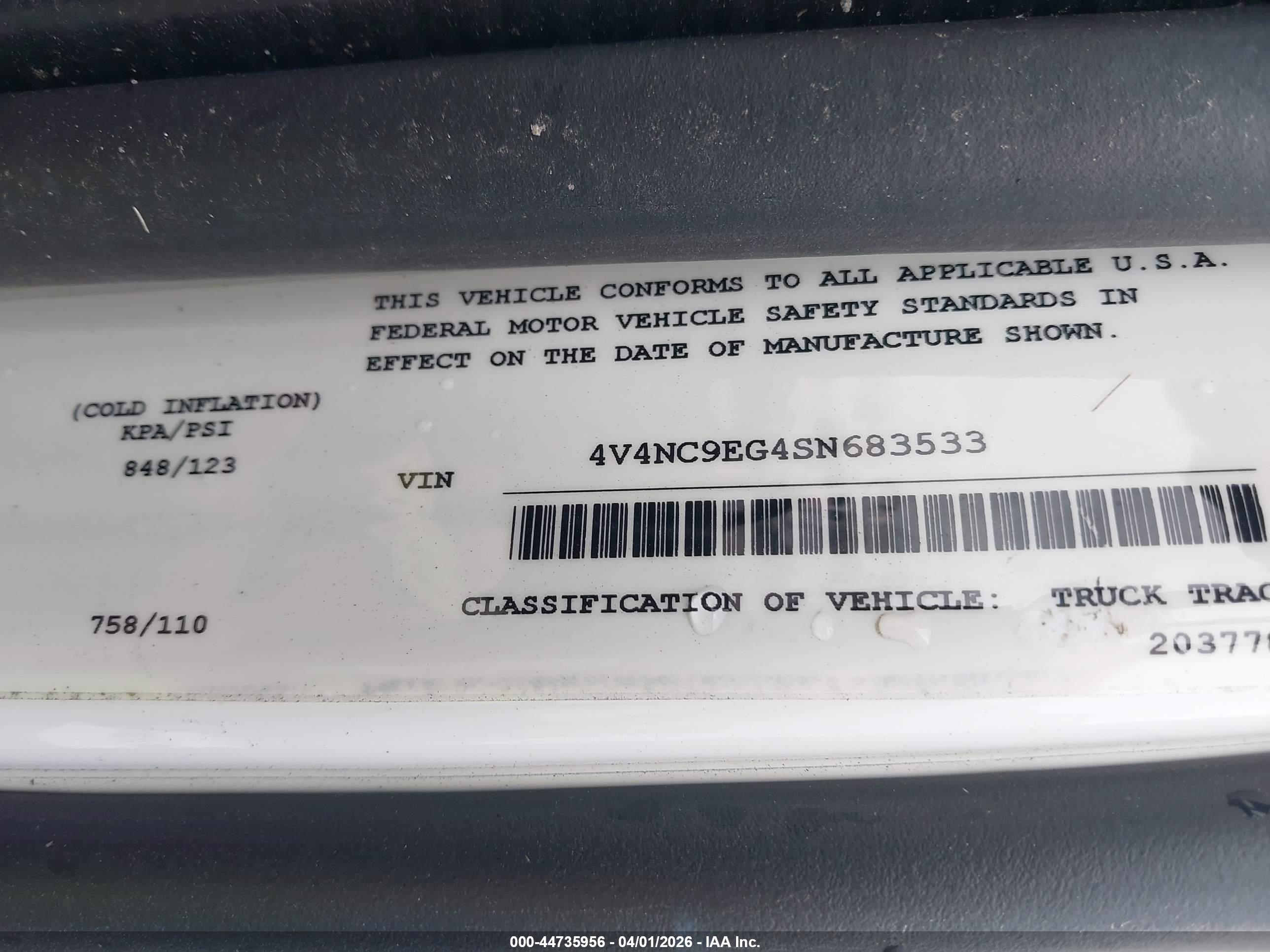 VOLVO VNL image 9