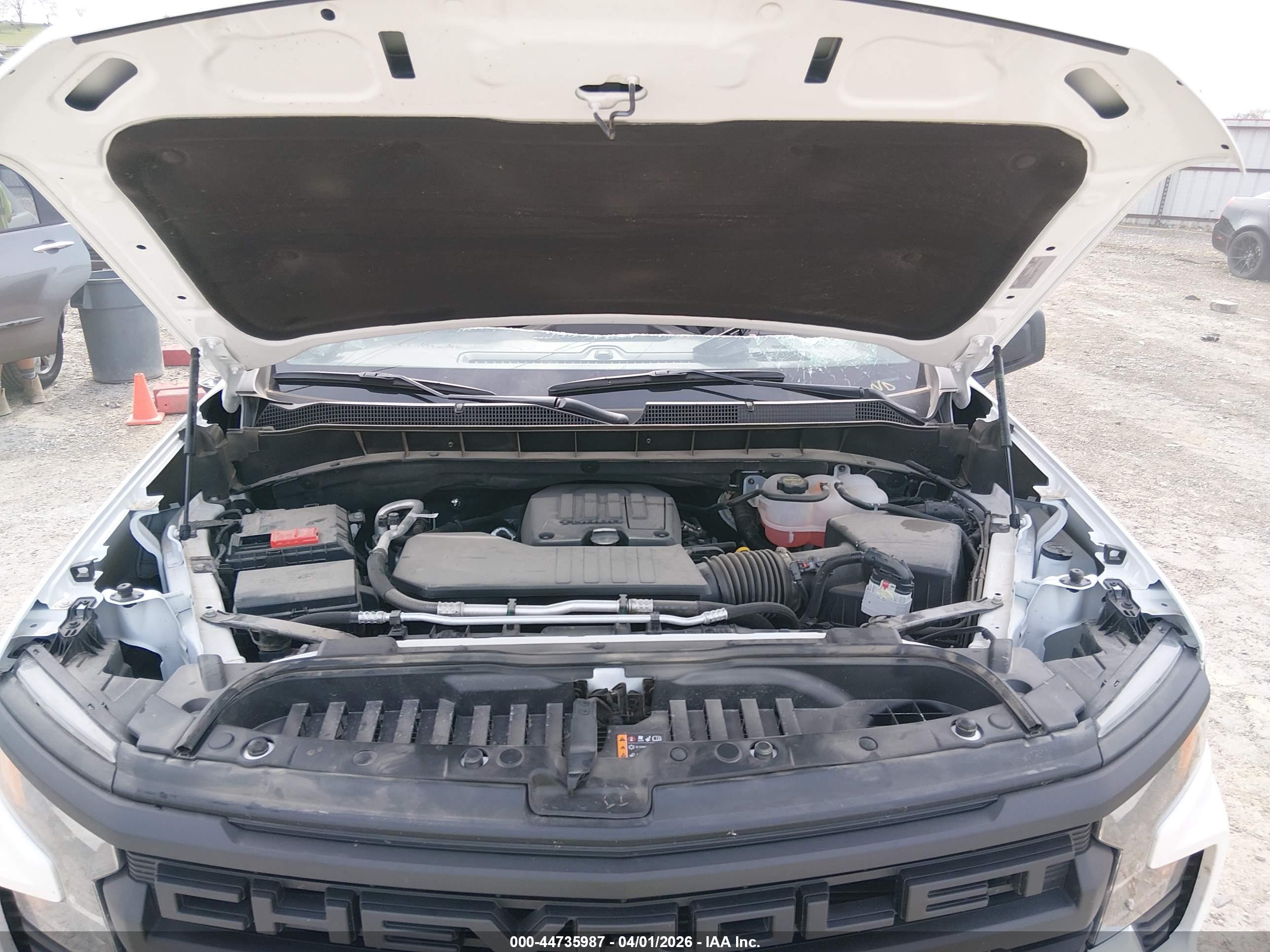 CHEVROLET SILVERADO image 10