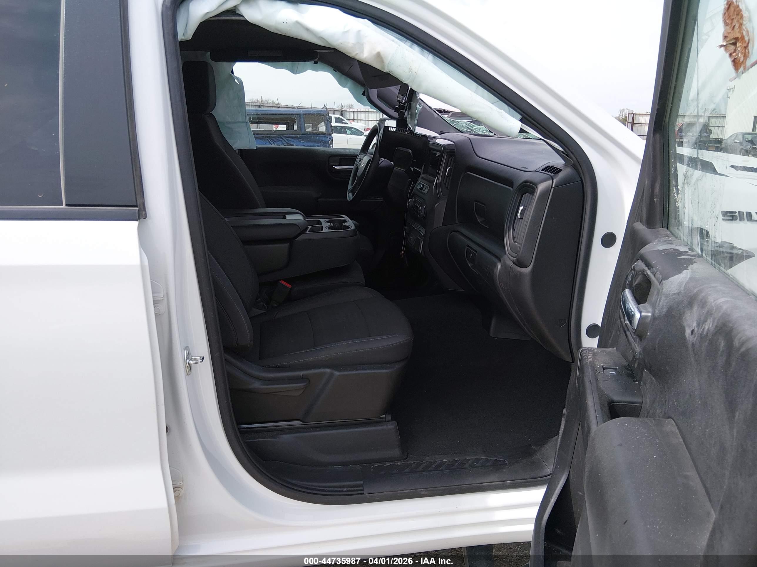 CHEVROLET SILVERADO image 5