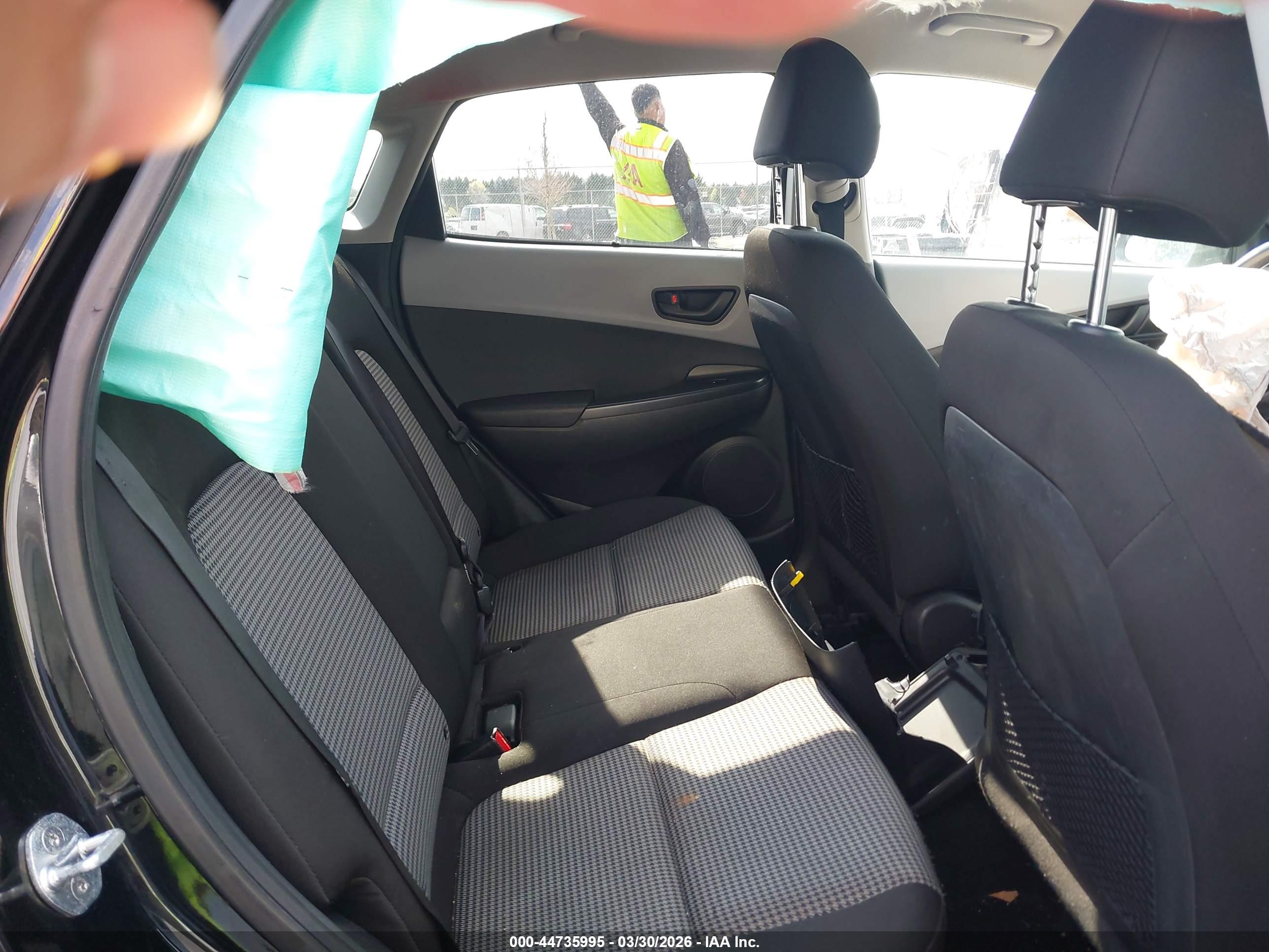HYUNDAI KONA image 8