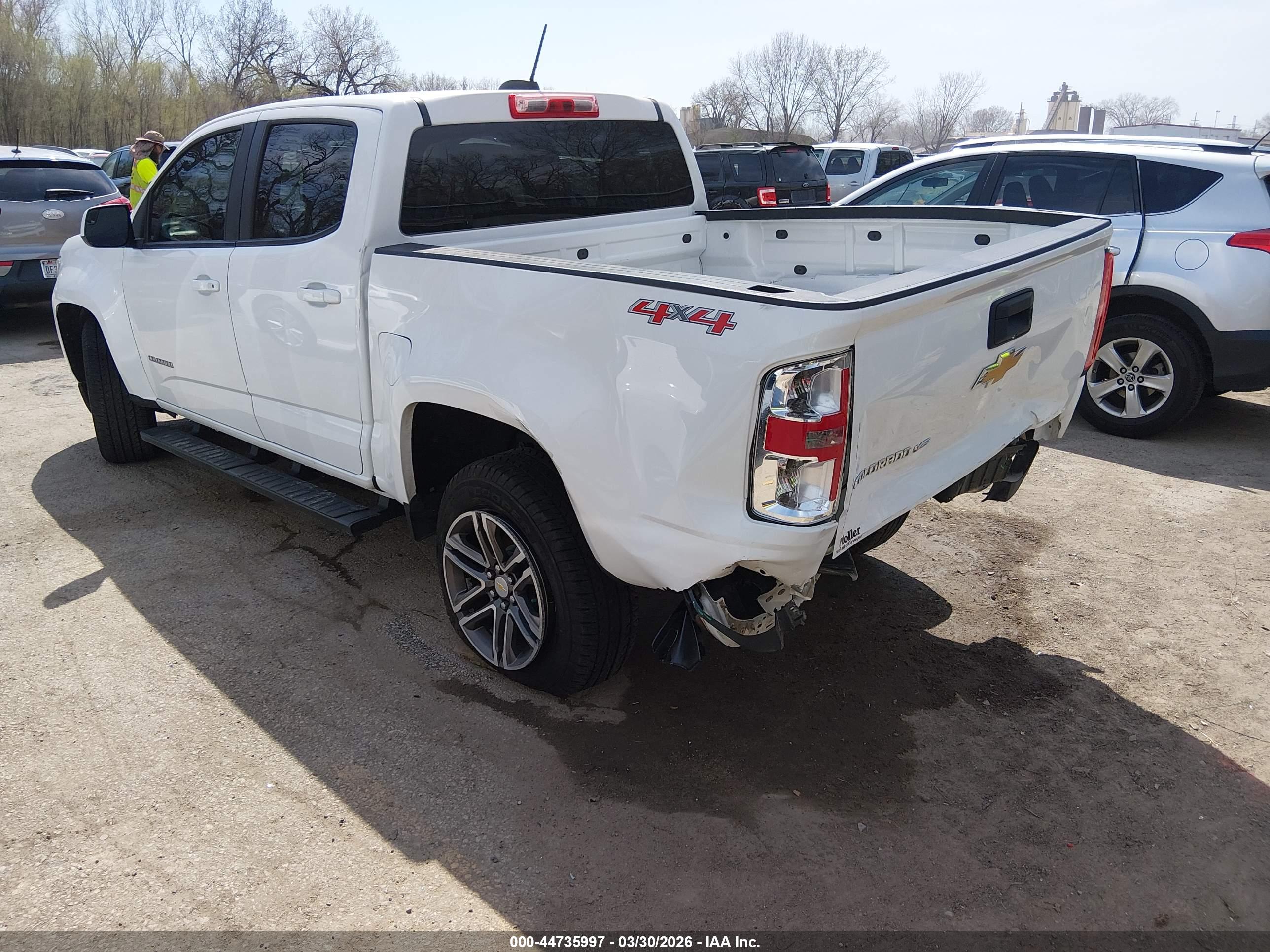 CHEVROLET COLORADO image 3