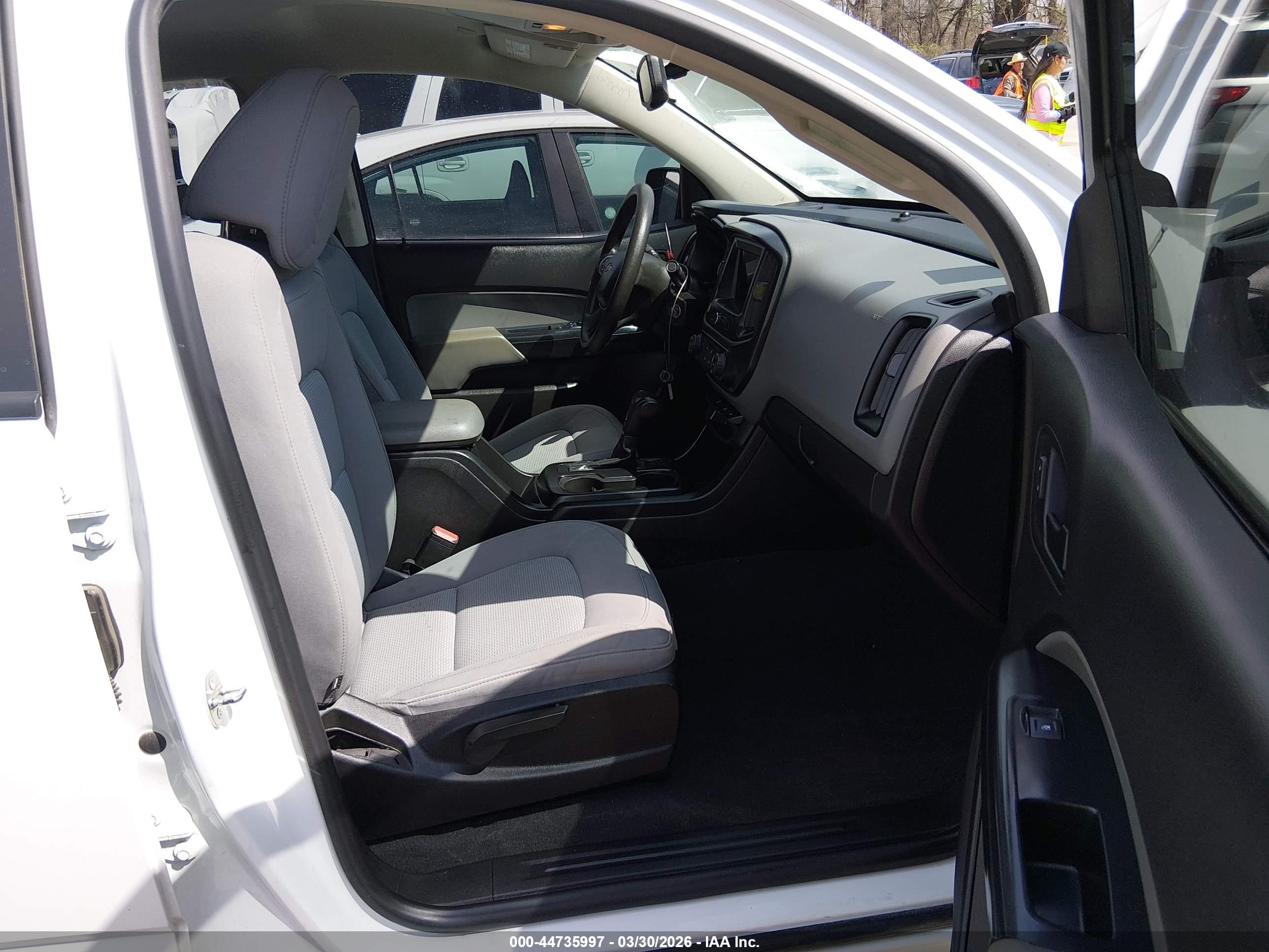 CHEVROLET COLORADO image 5