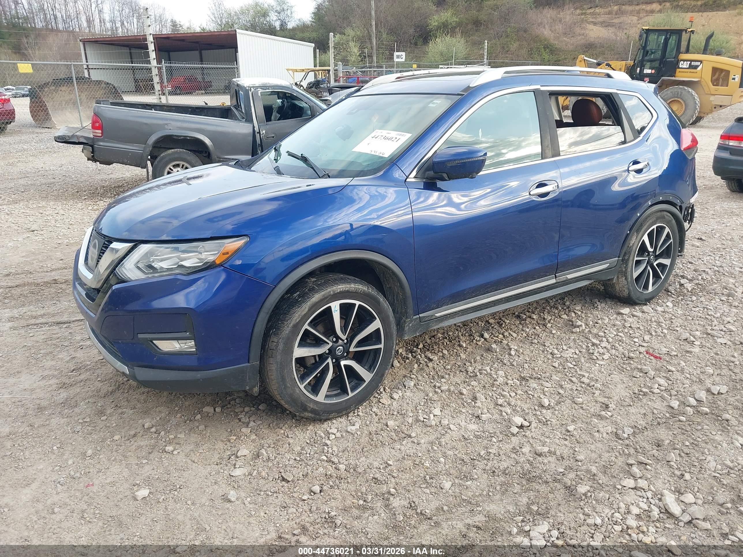 NISSAN ROGUE image 2